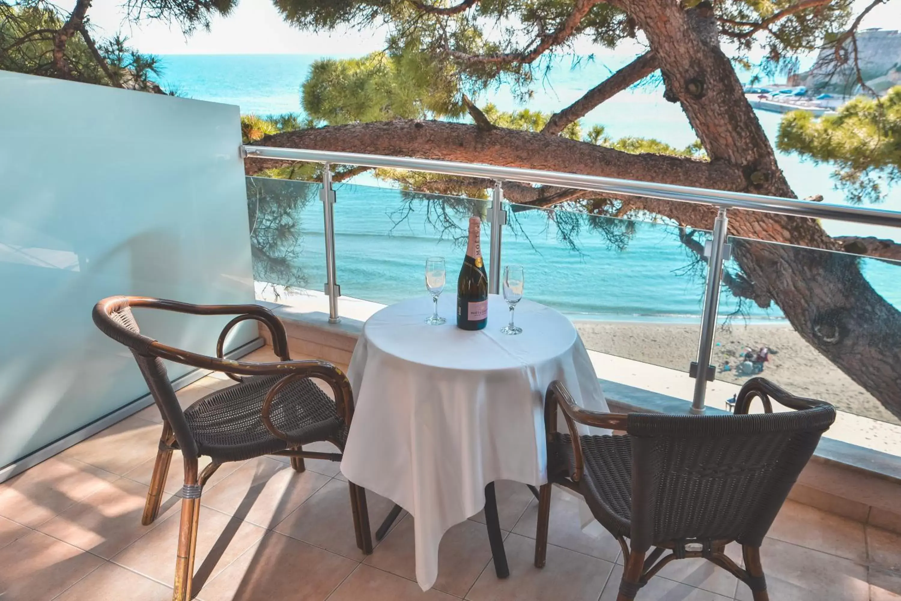 Queen Room with Sea View in Riva Queen Room with Sea View in Riva