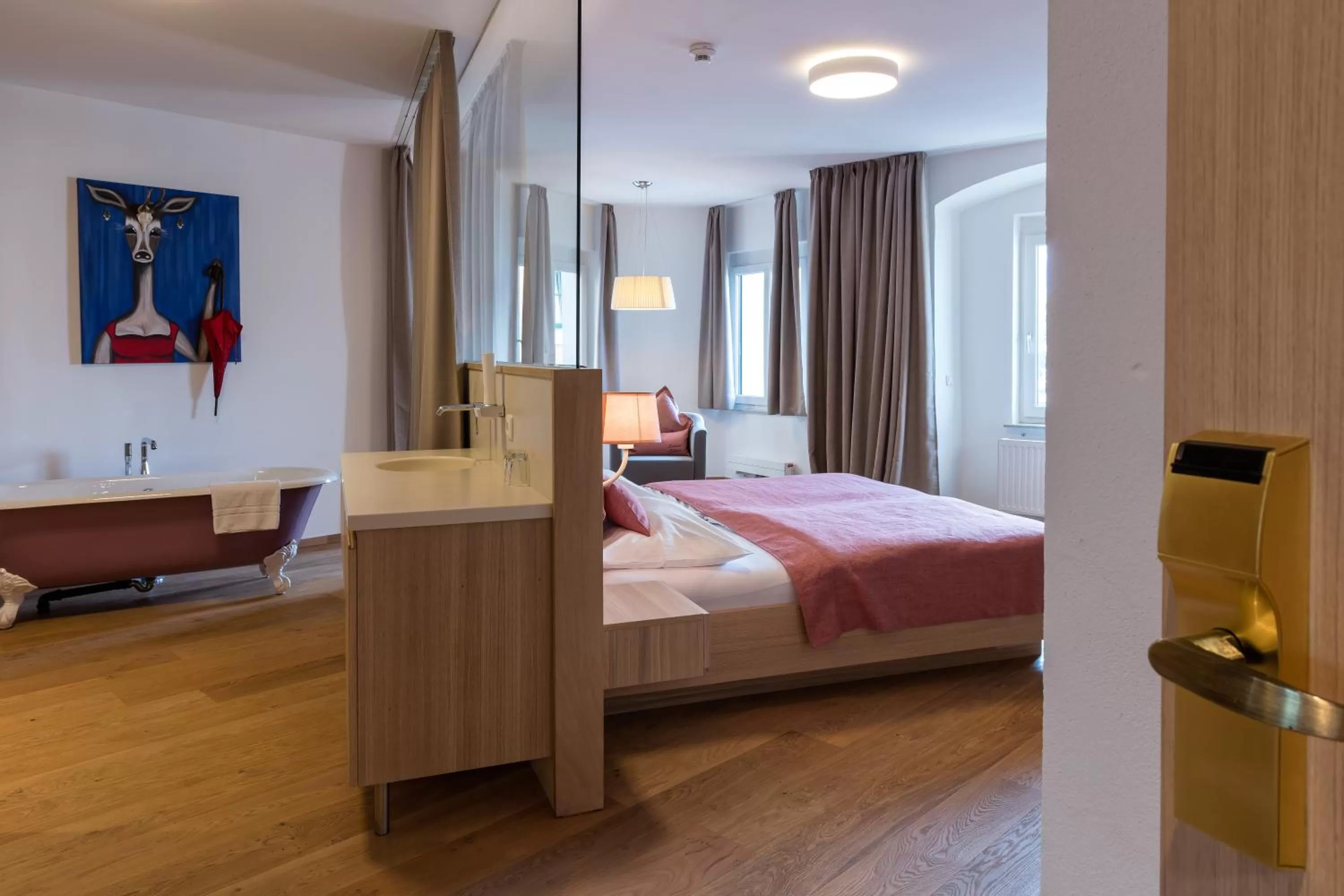 Photo of the whole room, Bed in Seehotel Schwan