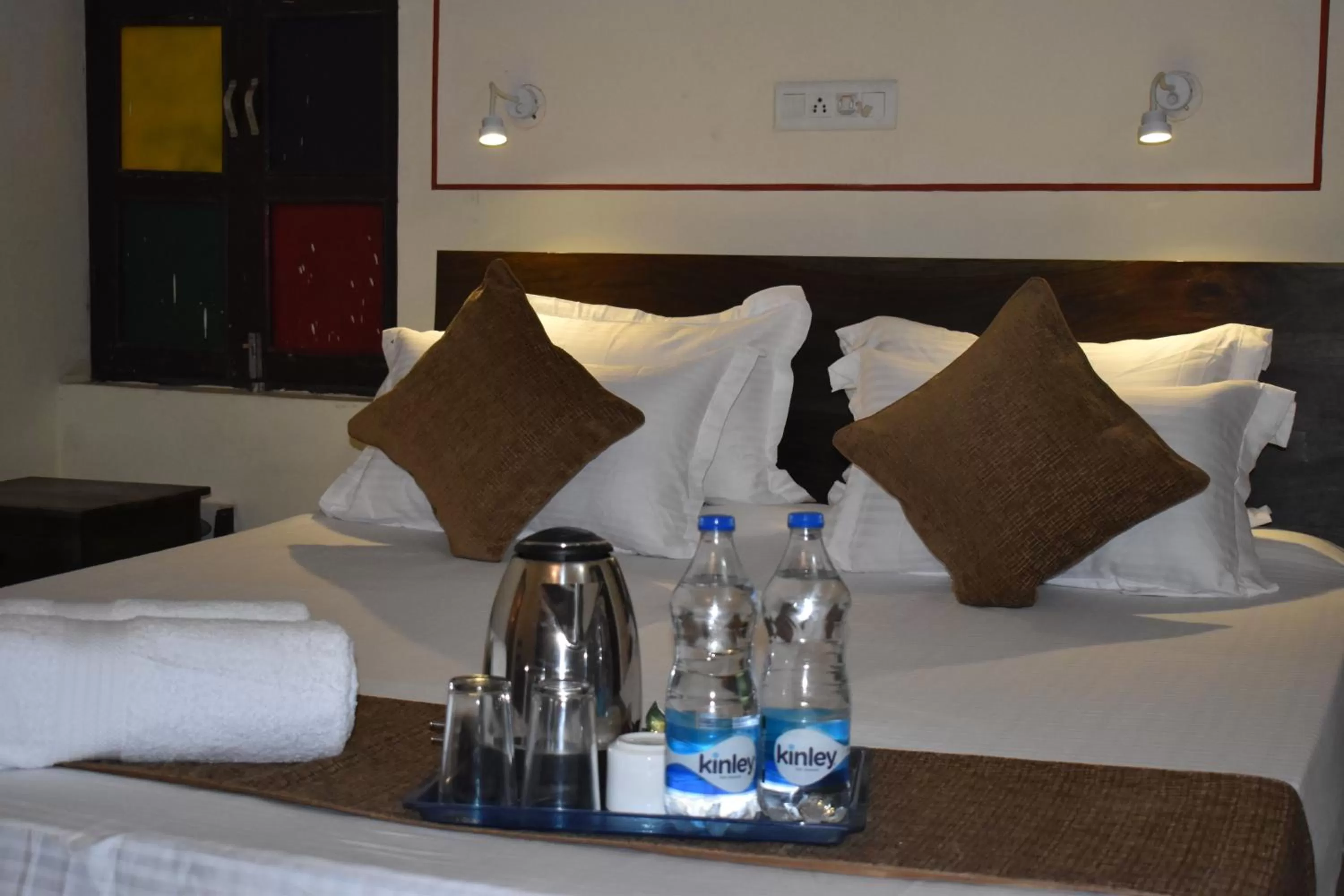 Bedroom, Bed in Hotel Nawal Sagar Palace - Bundi