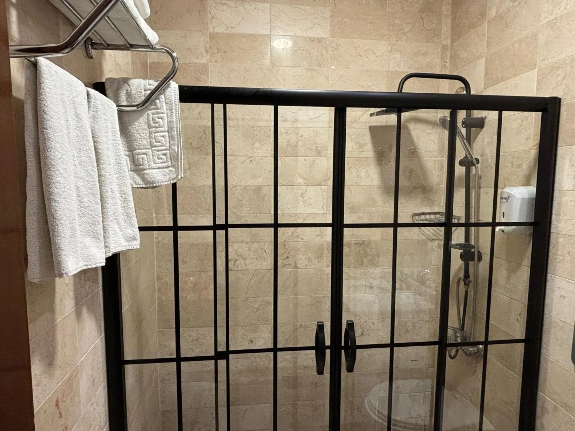 Shower in Nil Hotel İstanbul City Center