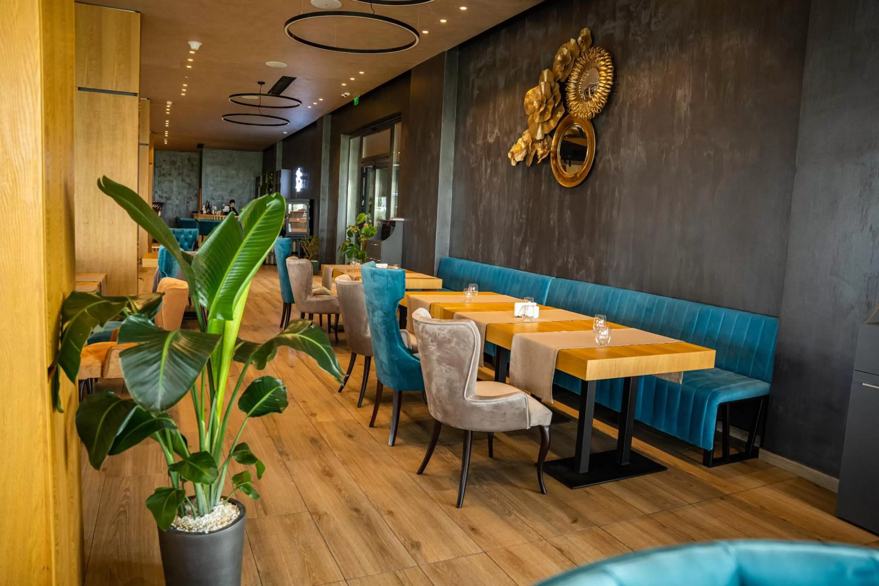 Restaurant/places to eat in Serenity Resort