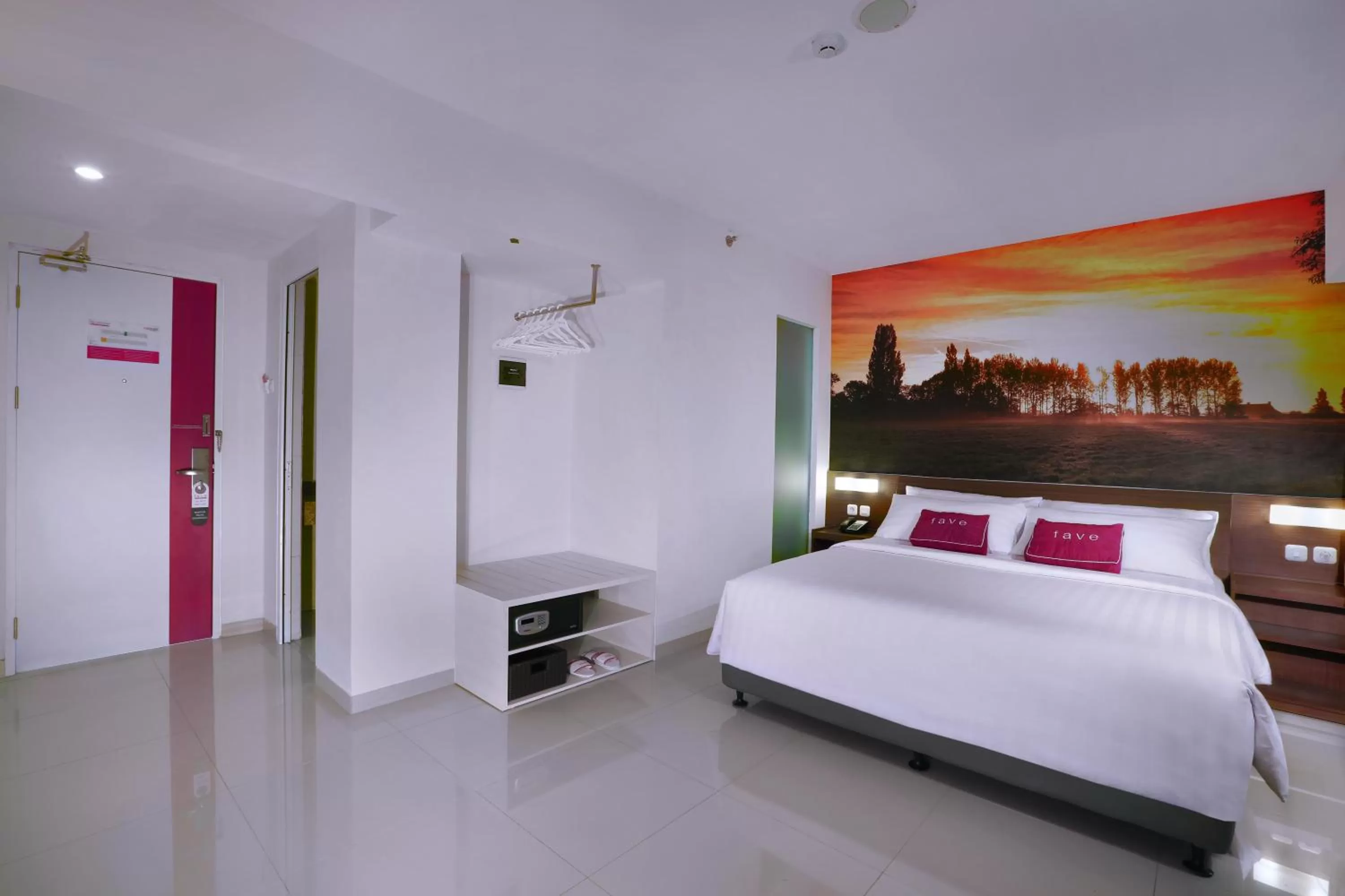 Bedroom, Bed in favehotel Simpang Lima - Semarang