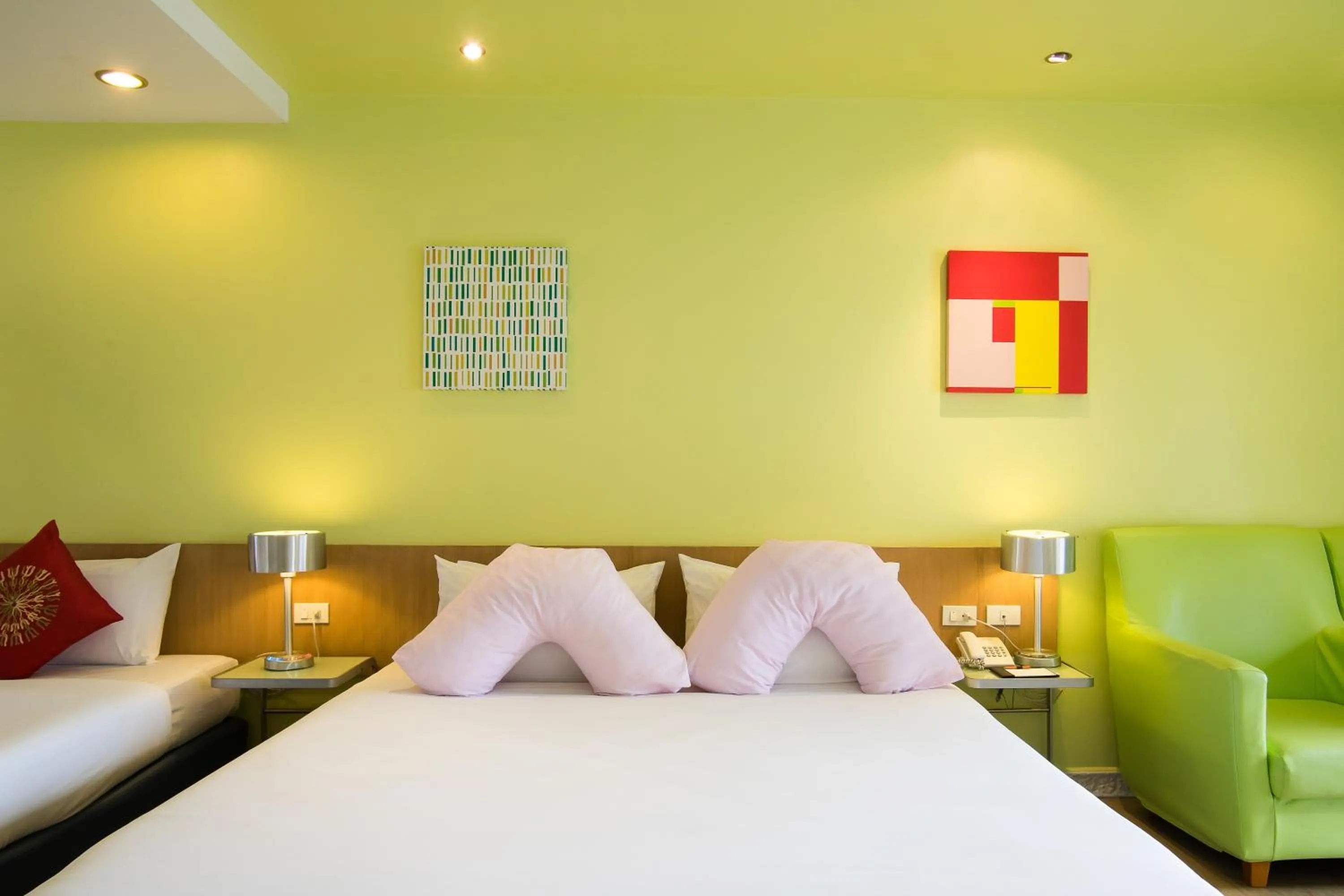 Photo of the whole room, Bed in Best Bella Pattaya