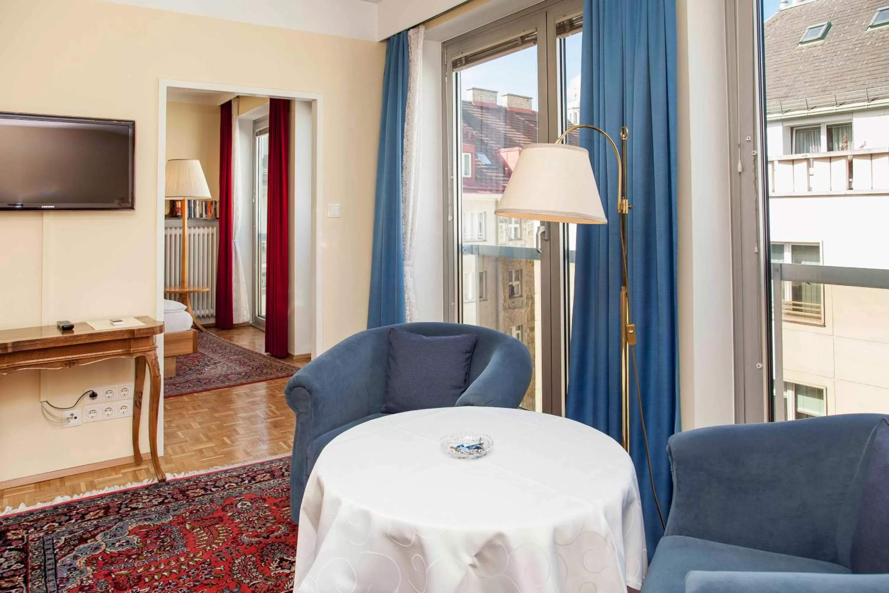 TV and multimedia, Seating Area in Pension Sacher - Apartments am Stephansplatz