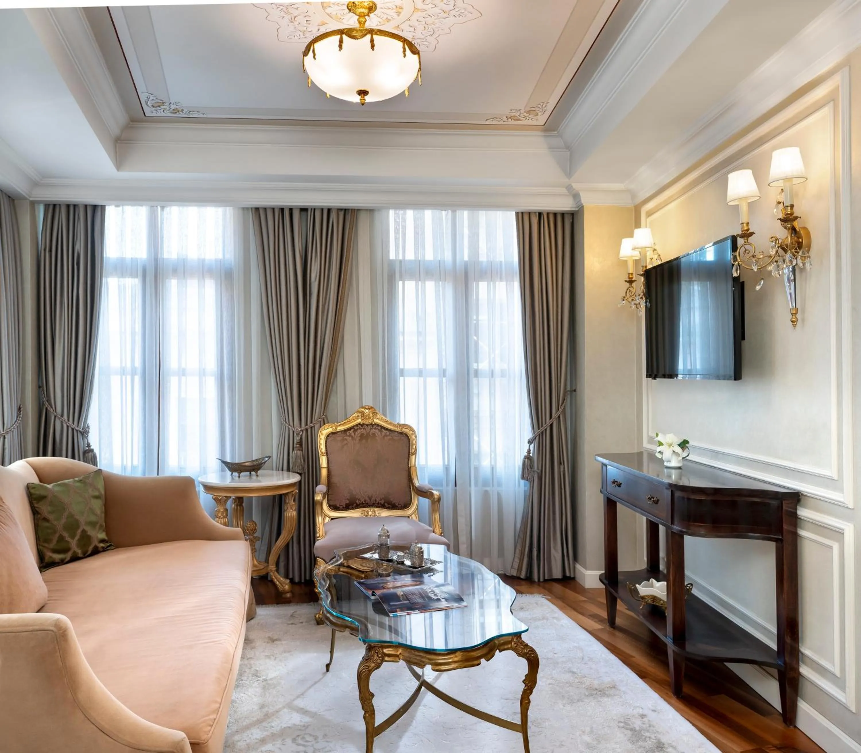 Living room in Rixos Pera Istanbul