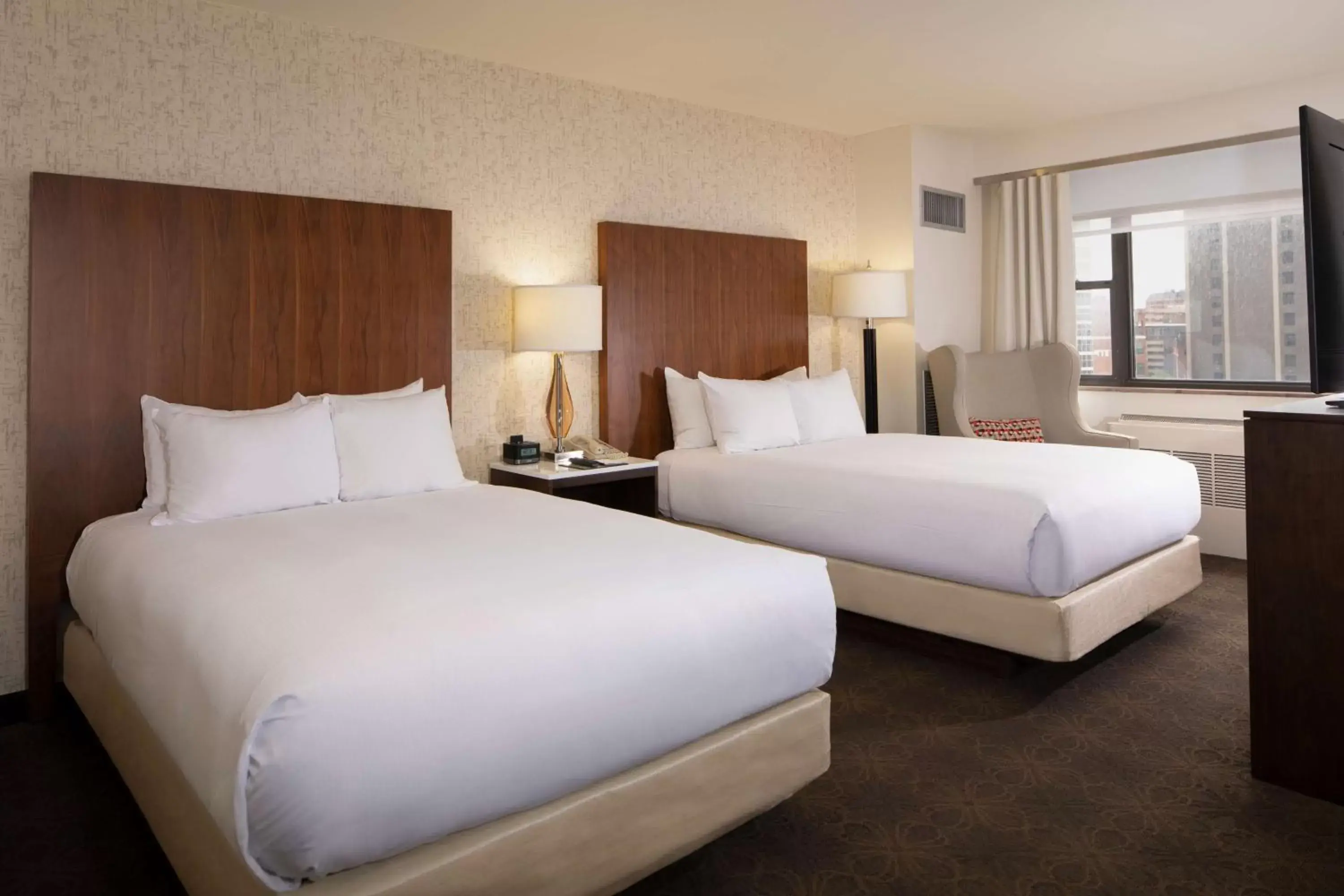 Double Room with Two Double Beds - Non-Smoking in DoubleTree by Hilton Hotel & Suites Pittsburgh Downtown Double Room with Two Double Beds - Non-Smoking in DoubleTree by Hilton Hotel & Suites Pittsburgh Downtown