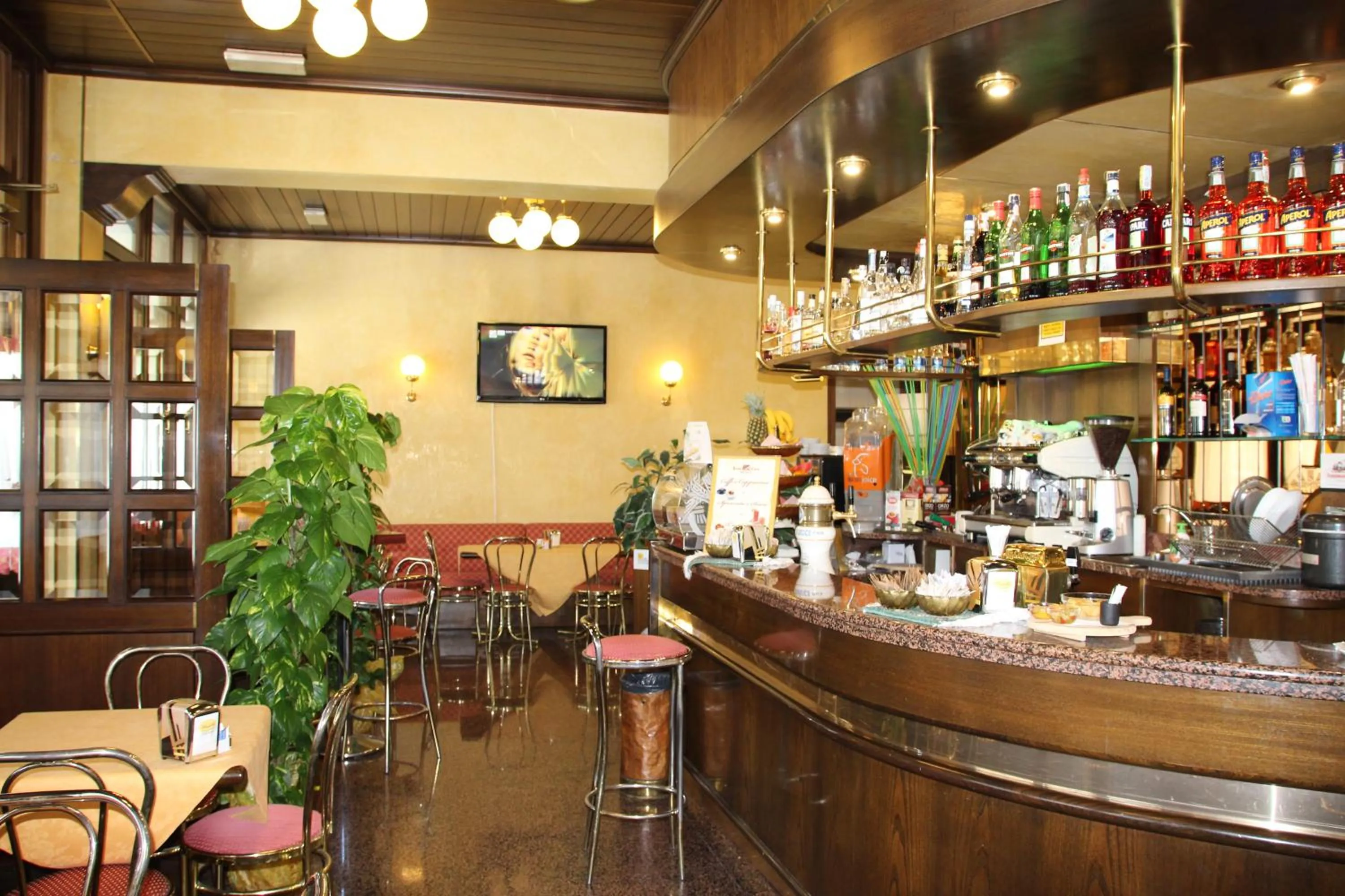 Lounge or bar in Albergo Ristorante Leon d'Oro