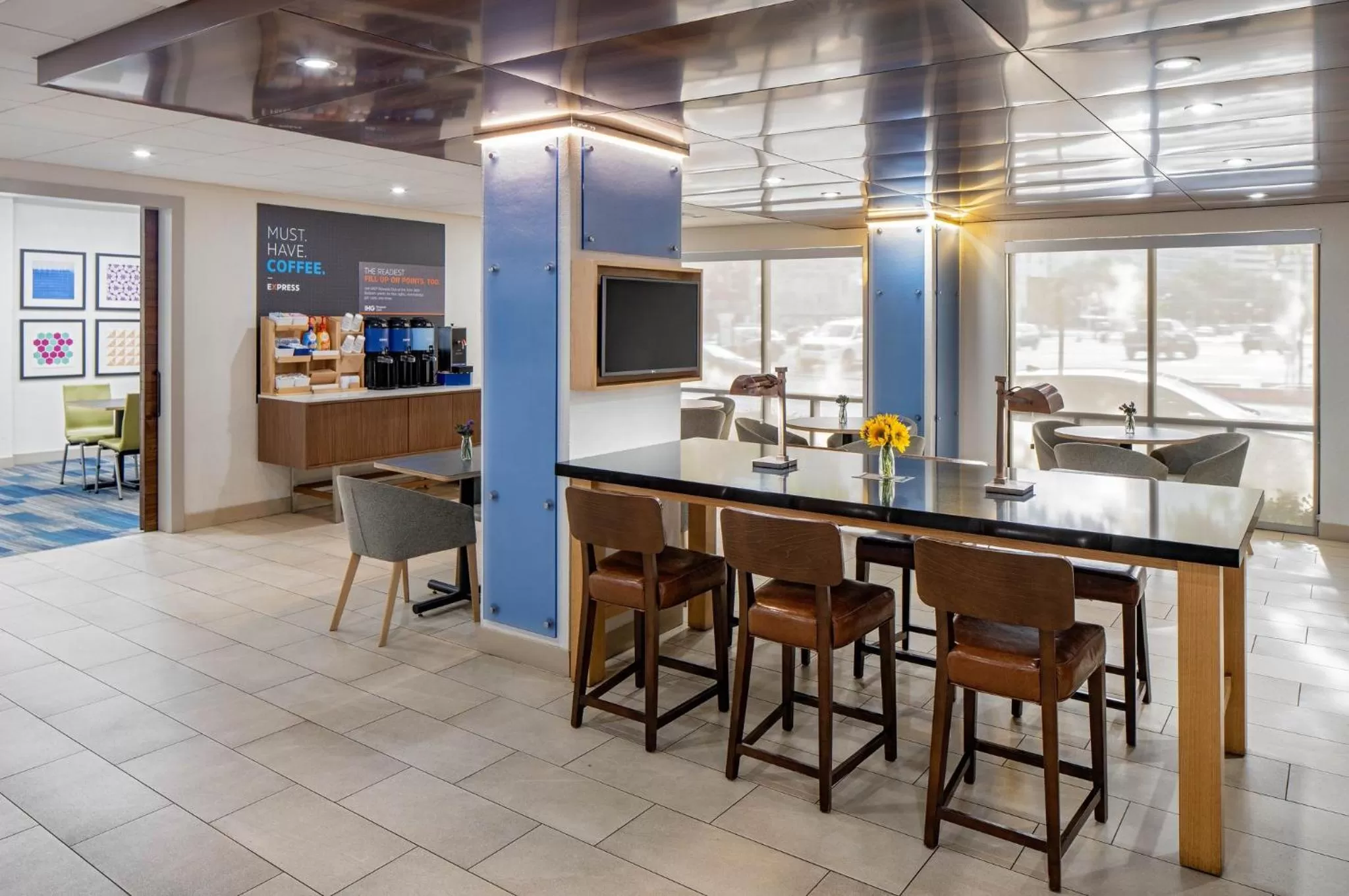 Restaurant/places to eat in Holiday Inn Express New Orleans Downtown by IHG