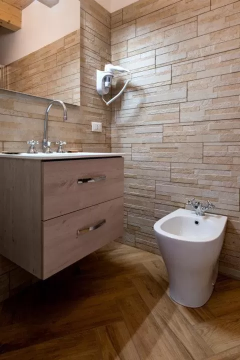 Bathroom in IL MASCHERONE