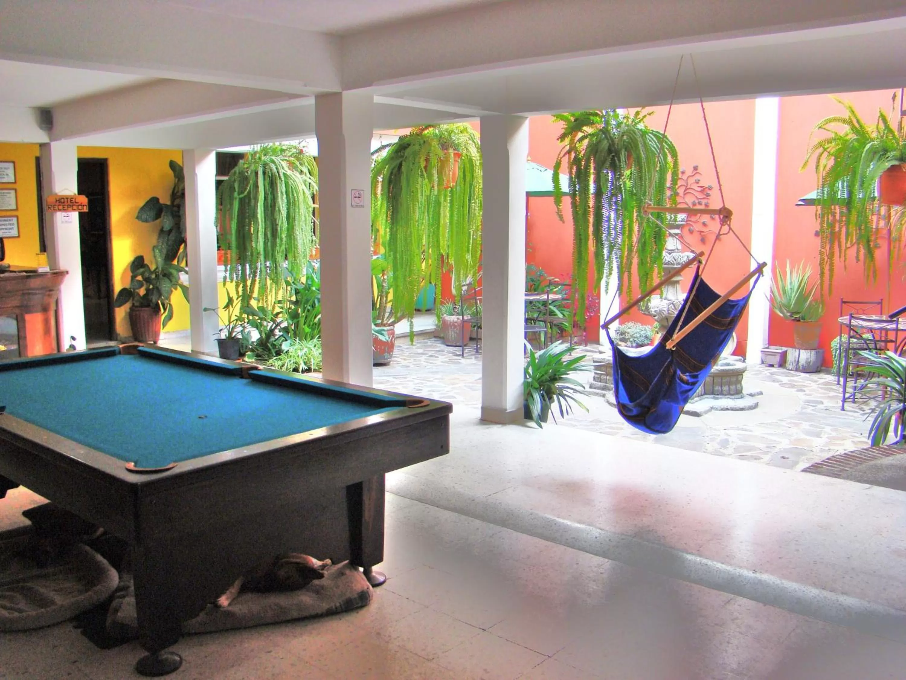 Communal lounge/ TV room in Hotel Casa Rustica by AHS