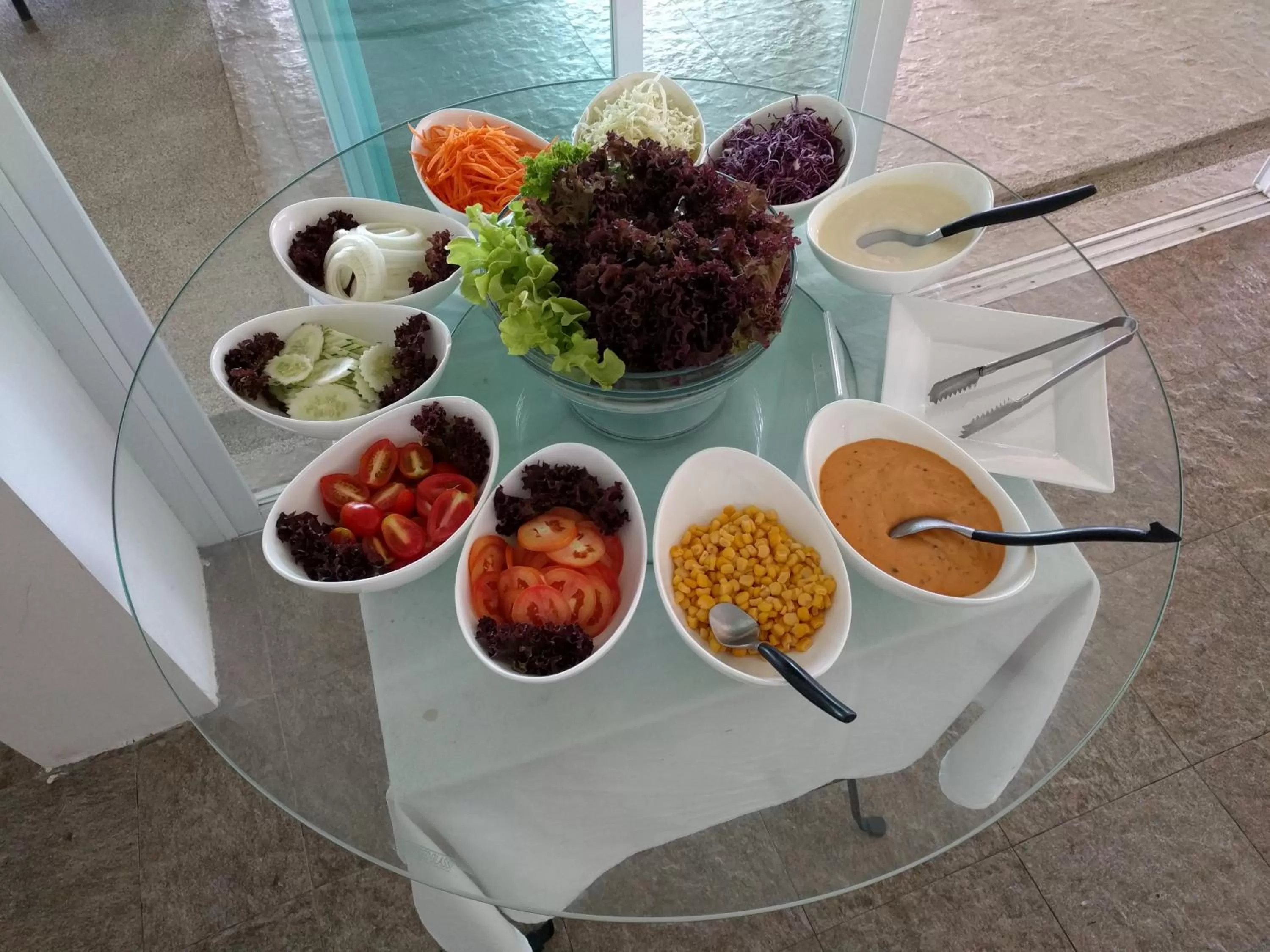 Restaurant/places to eat in Oriental Beach Pearl Resort