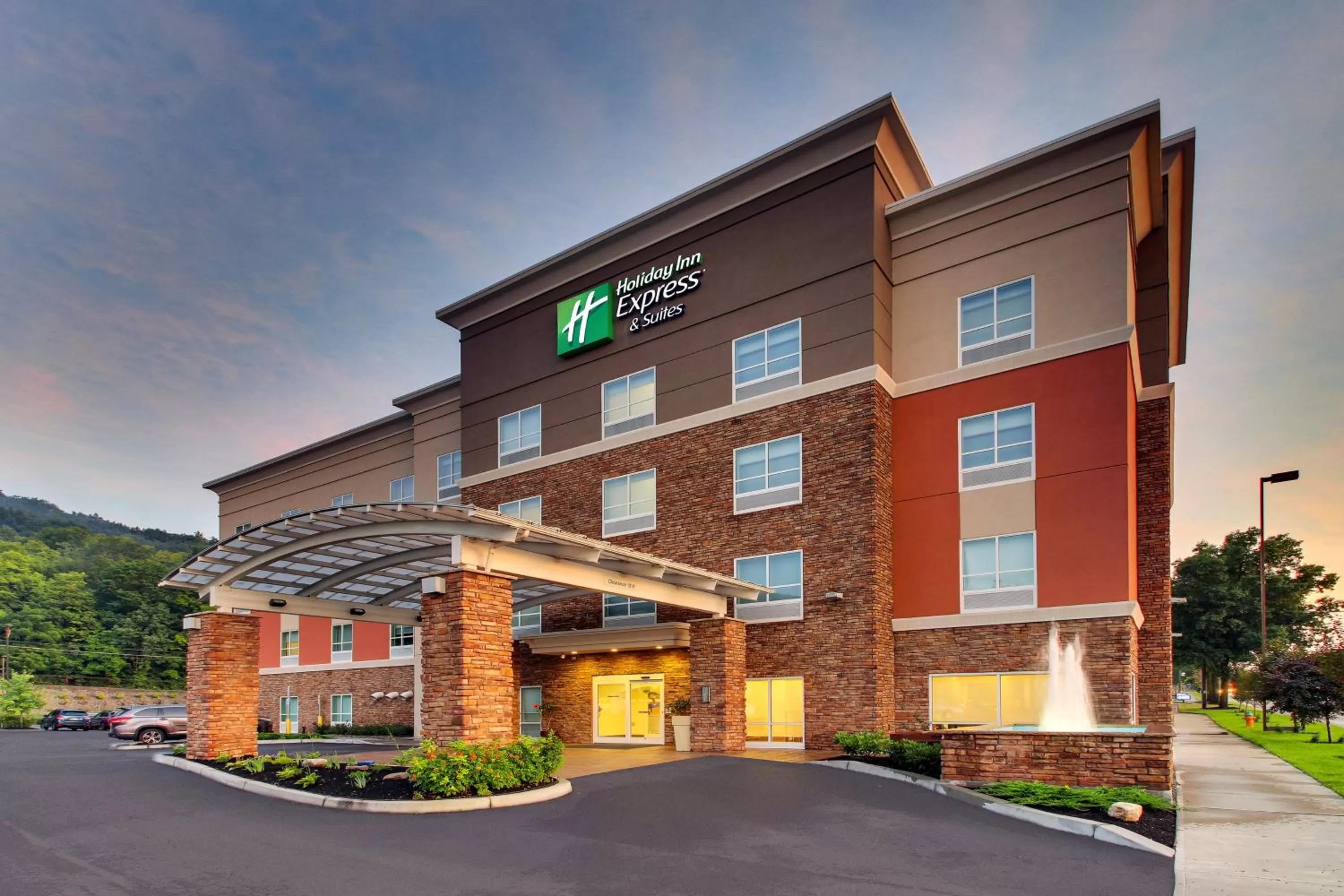Holiday Inn Express & Suites Ithaca by IHG