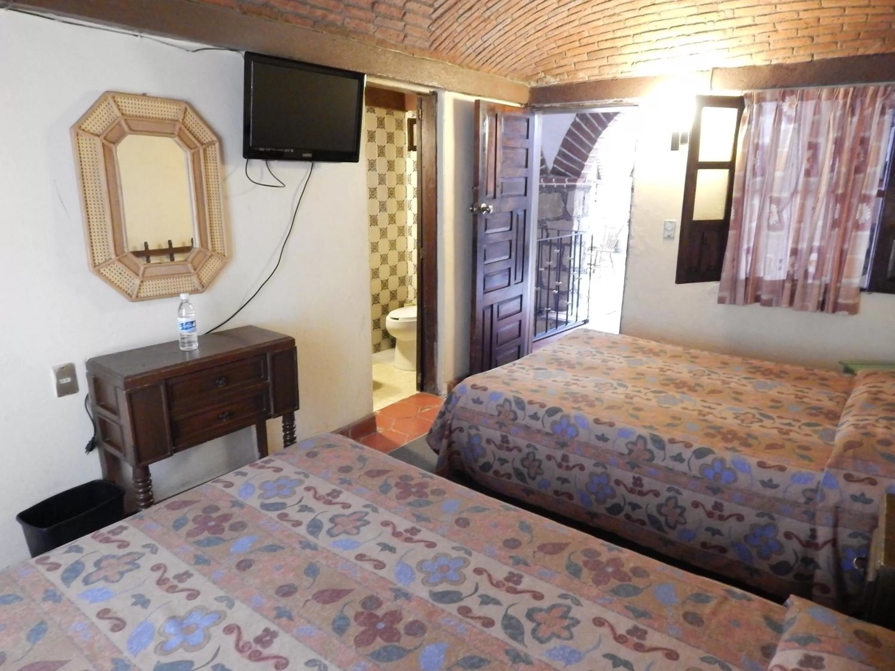 Photo of the whole room, Bed in Hotel Molino del Rey