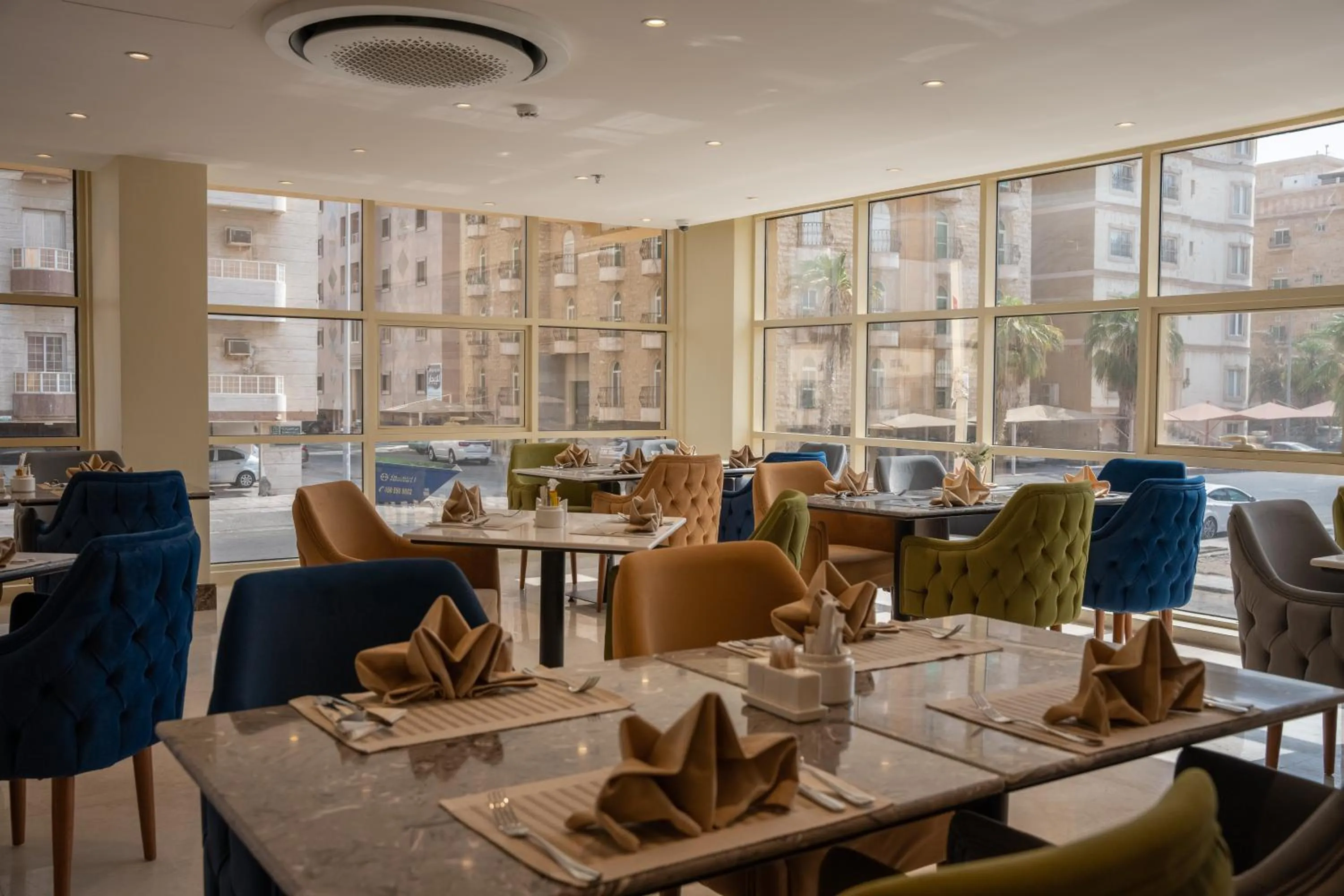 Restaurant/places to eat in Rosemond Al Hamra