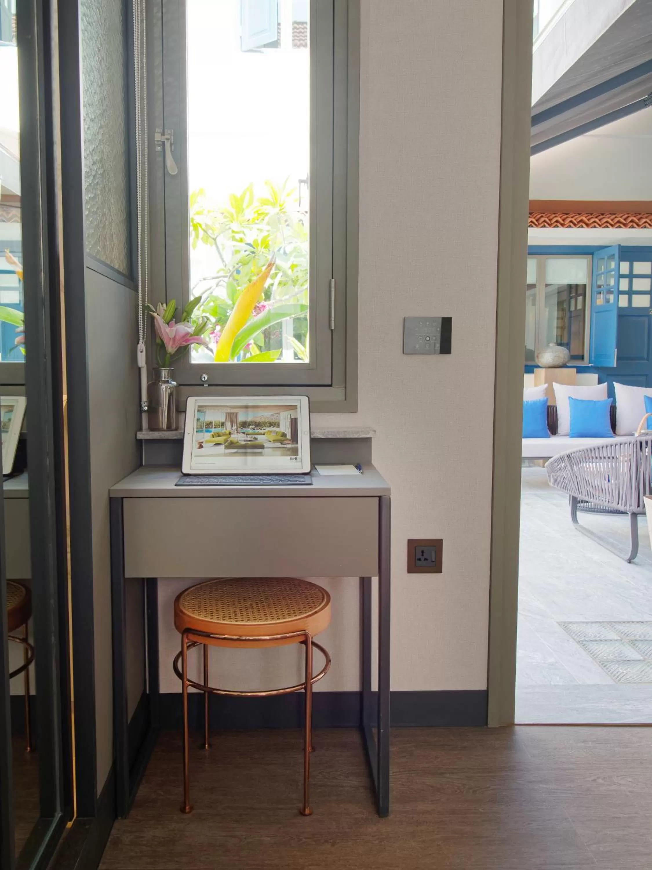 Seating area in Hotel Soloha at Chinatown