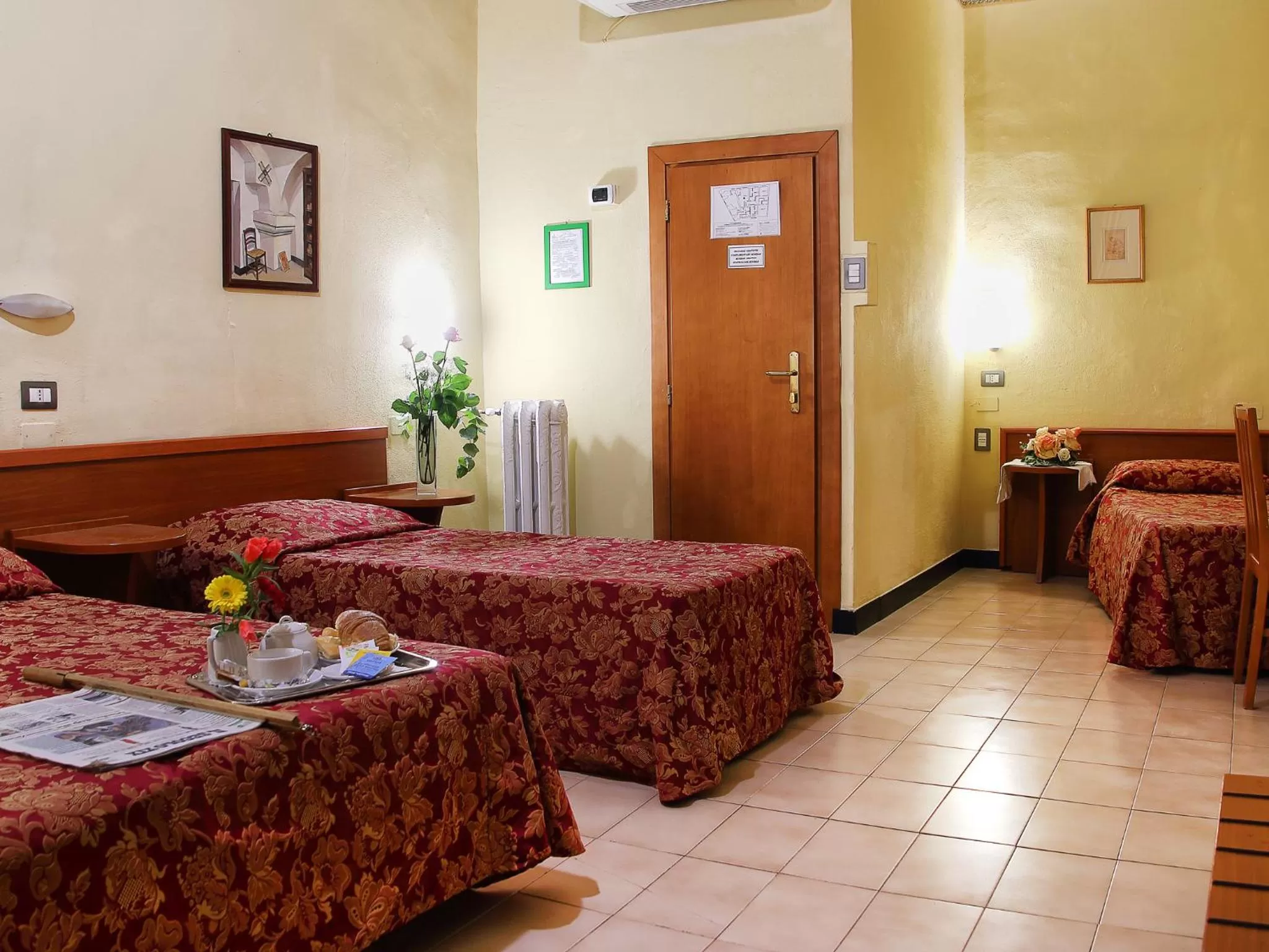 Photo of the whole room in Hotel Helvetia