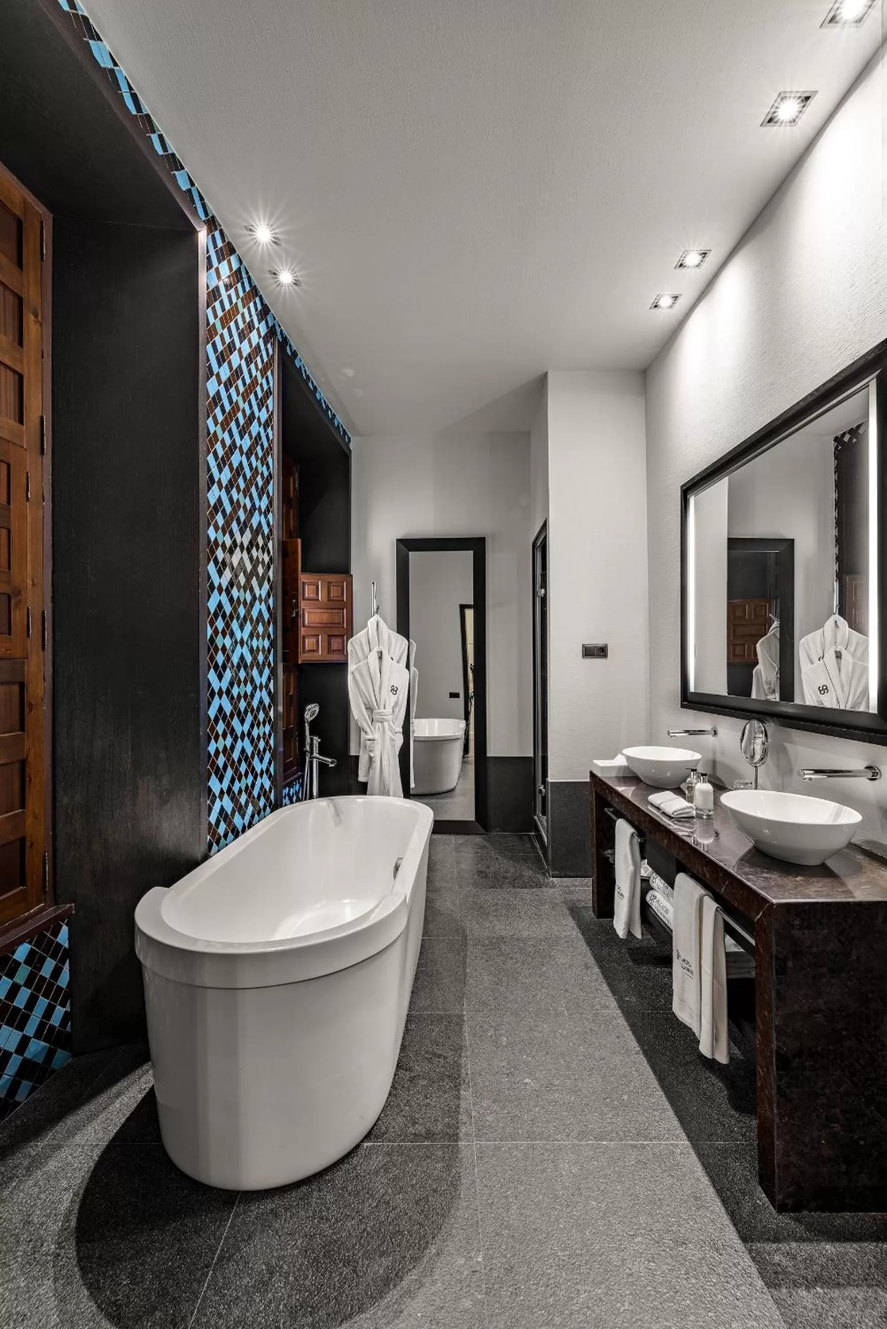 Bath in CoolRooms Palacio Villapanés 5 GL