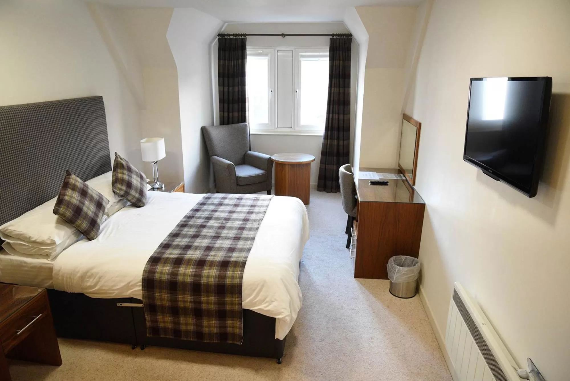 Bed in The Royal Hotel