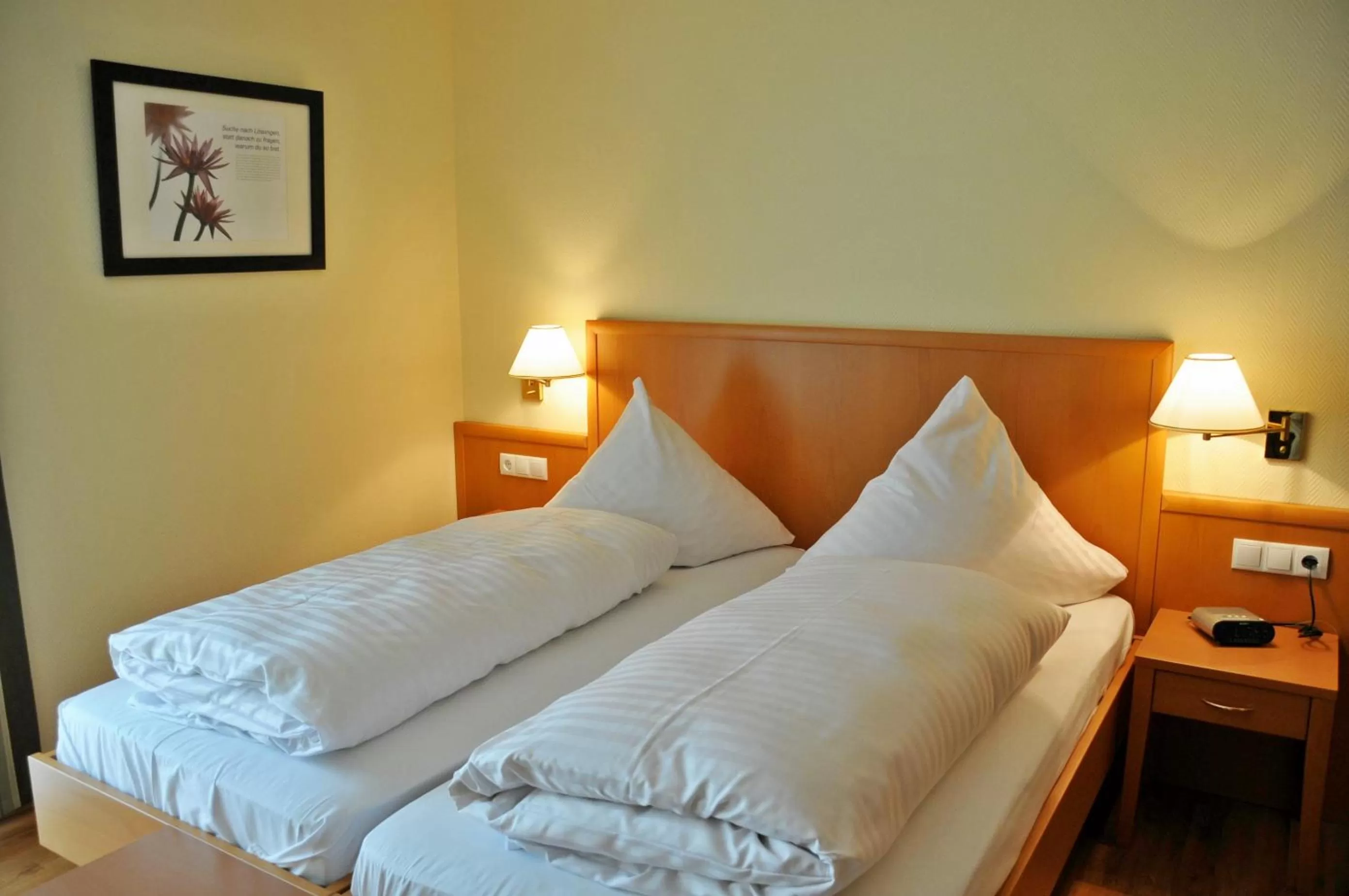 Bed in Hotel Restaurant Bürgerklause Tapken