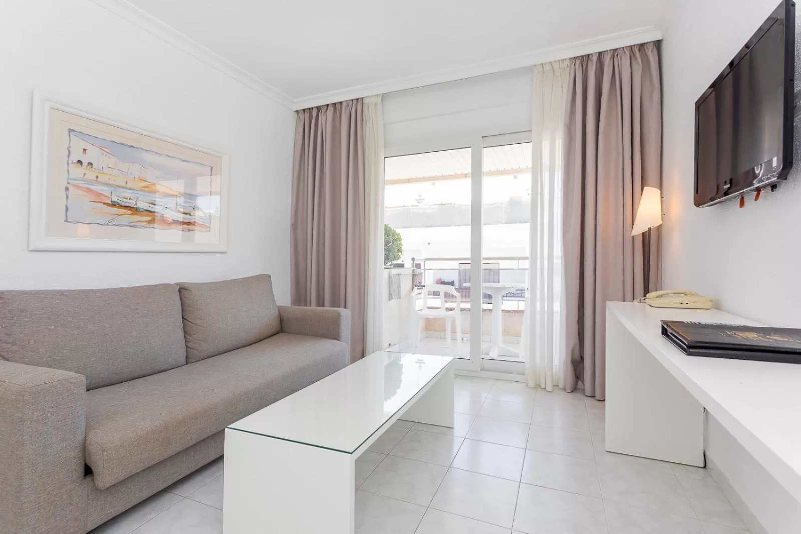 Living room in Aparthotel Duquesa Playa