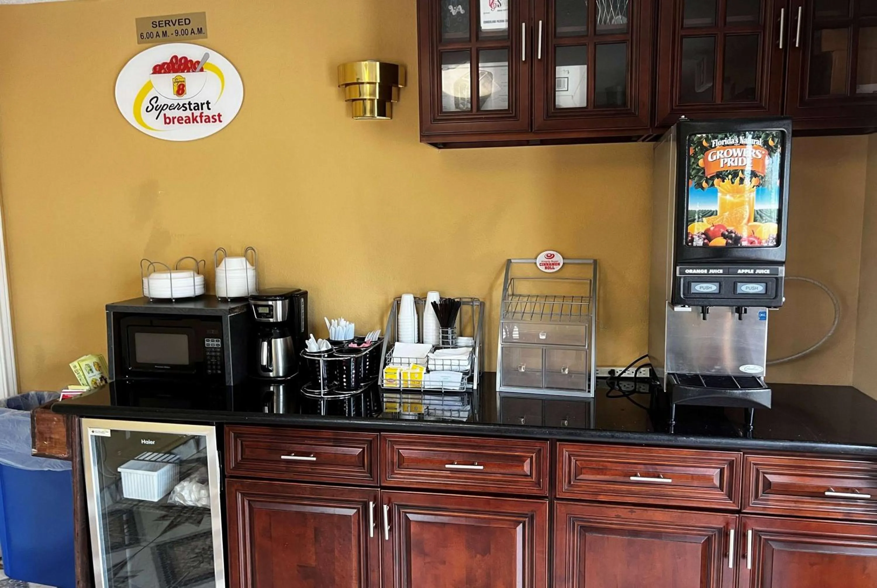 Breakfast in Express Inn