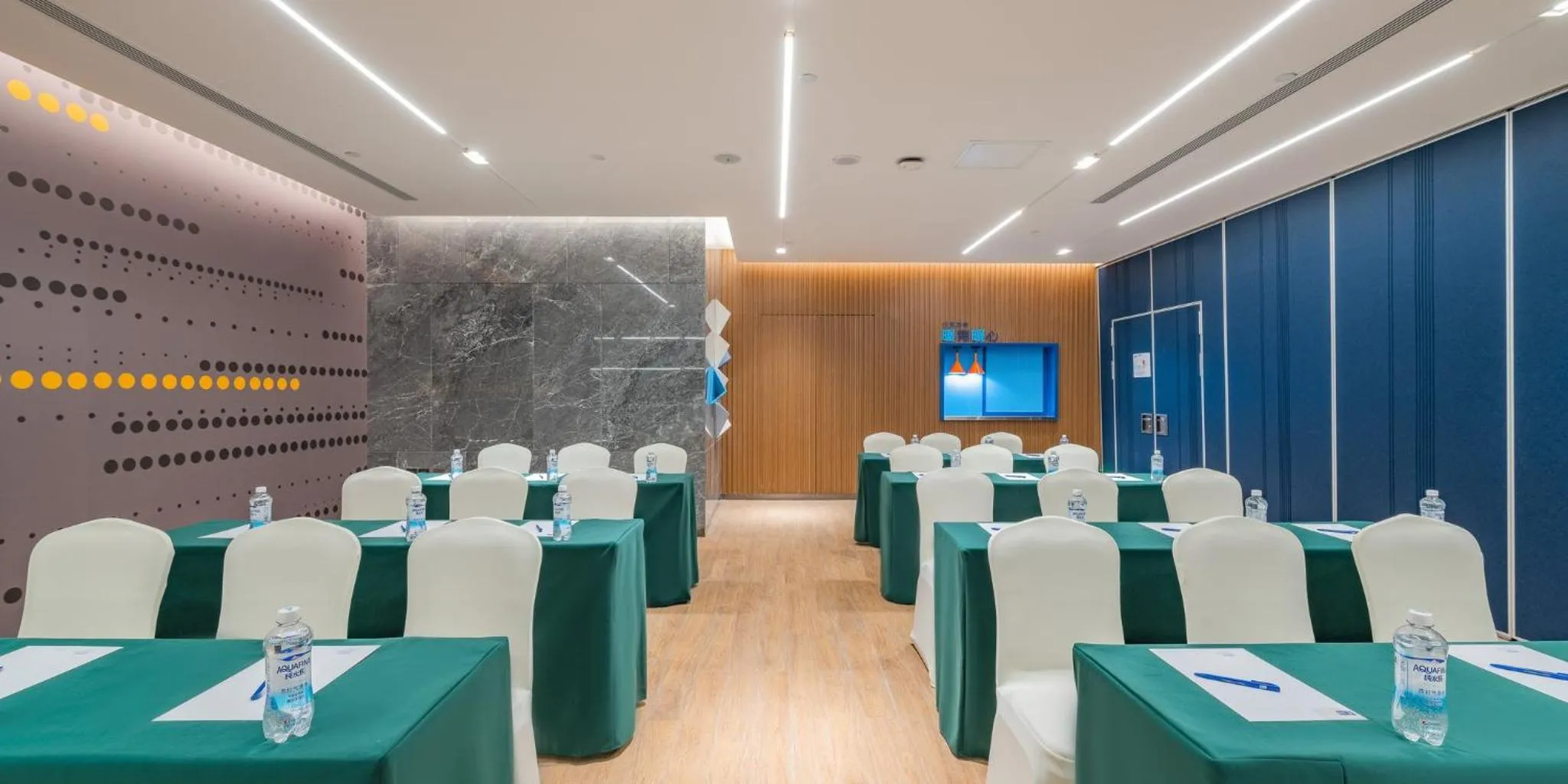 Meeting/conference room in Holiday Inn Express Taiyuan High Tech Zone by IHG