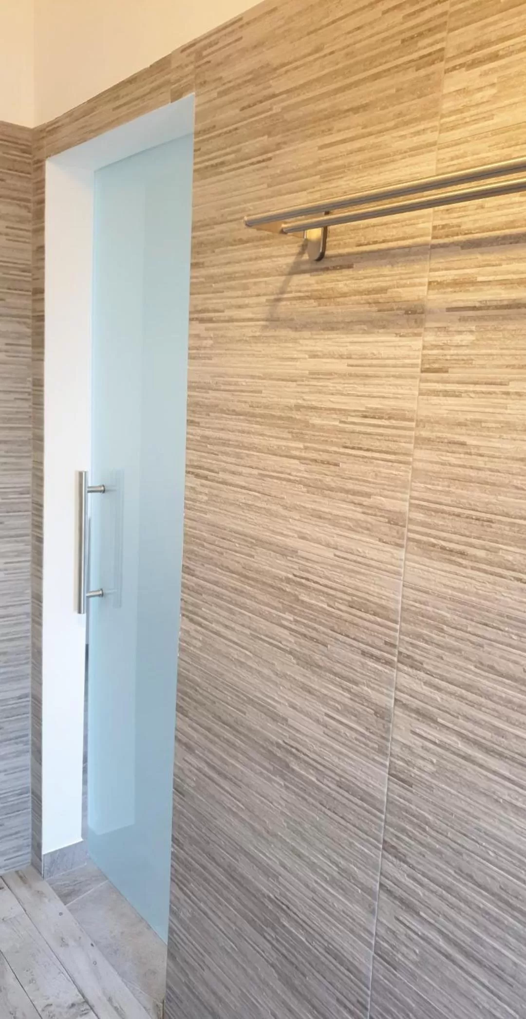 Shower in UN PASSO DAL MARE bed&breakfast San Salvo Marina