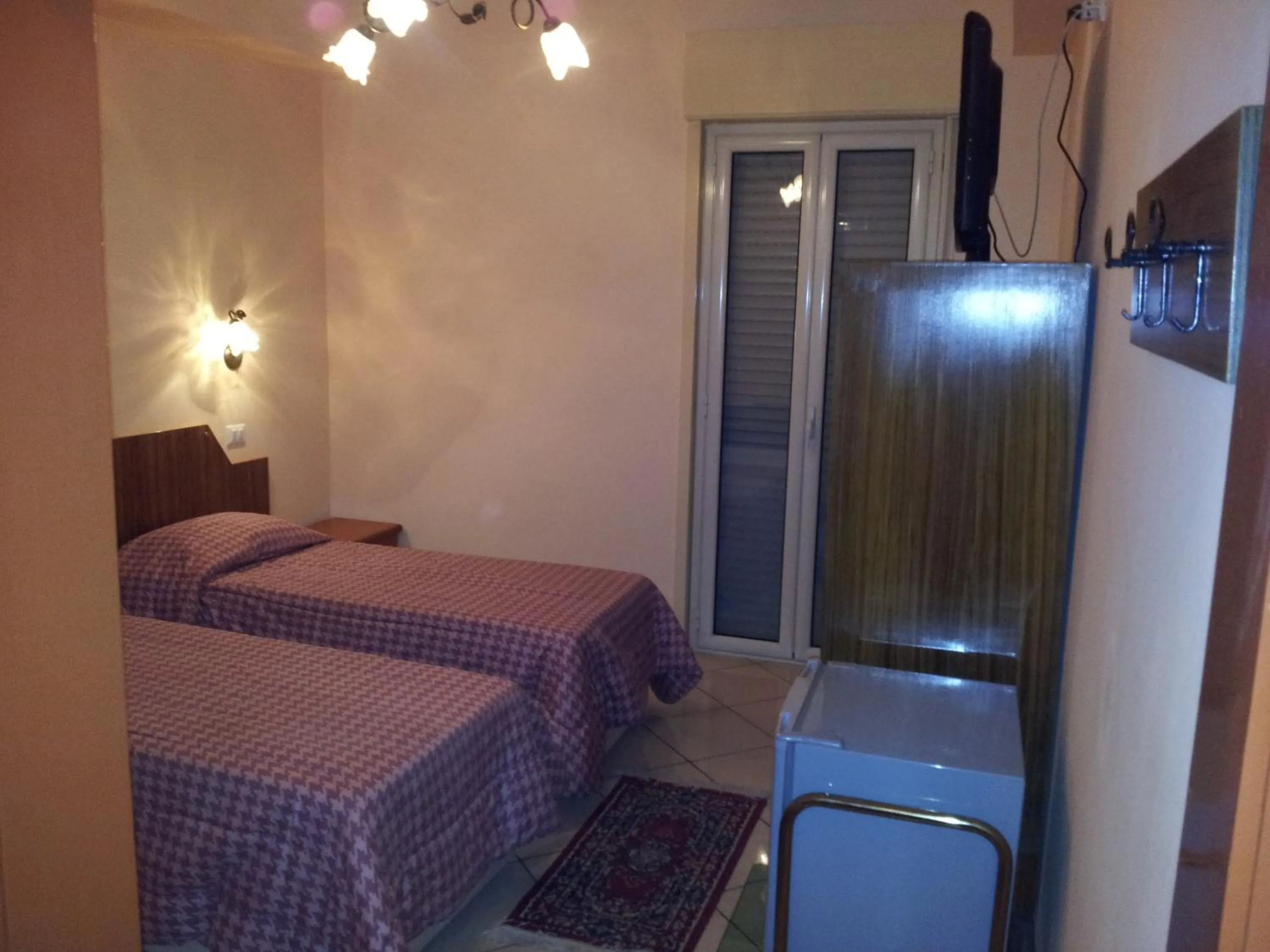 Bedroom in George Hotel