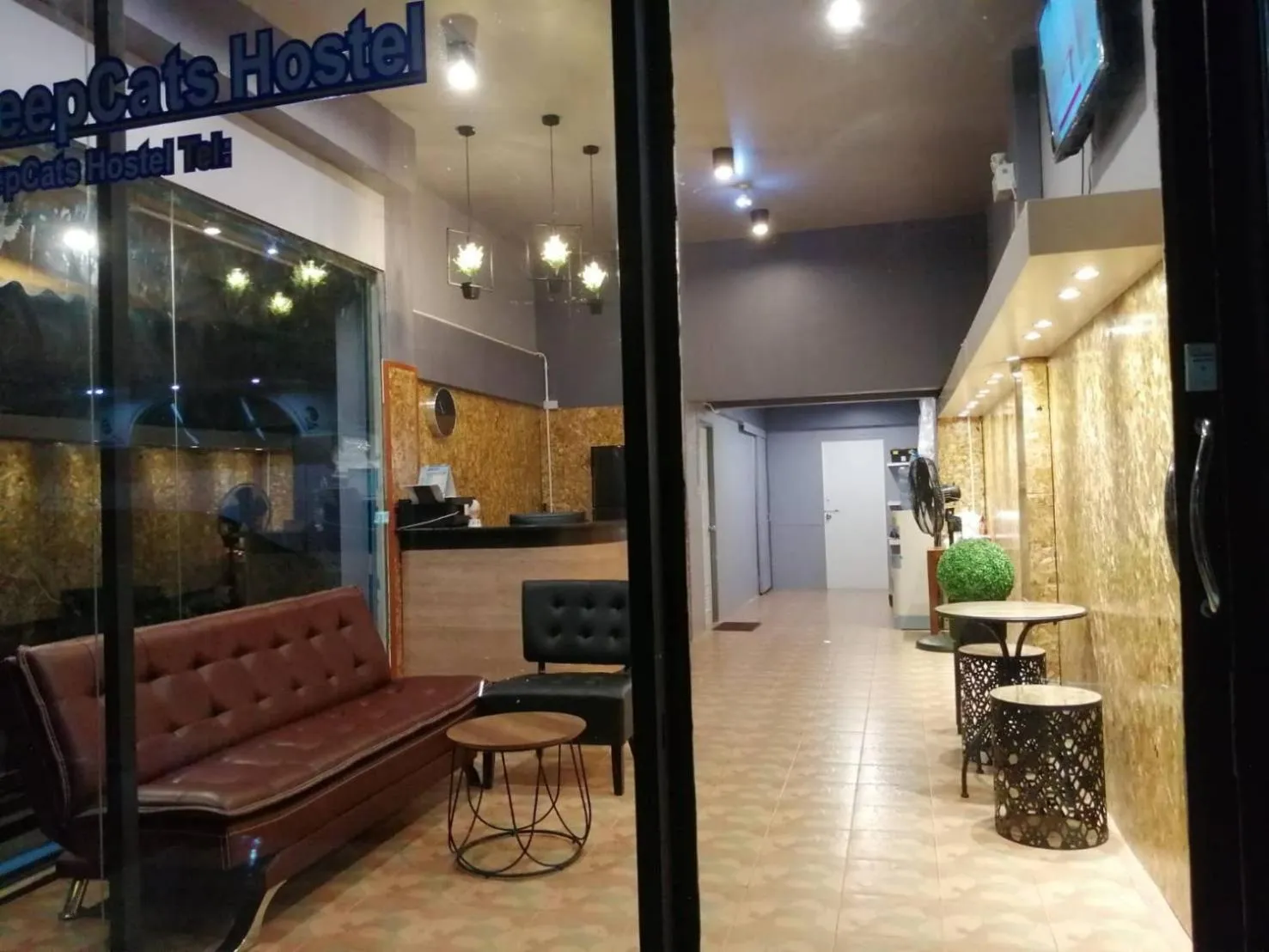 Facade/entrance, Lobby/Reception in SleepCats Hostel