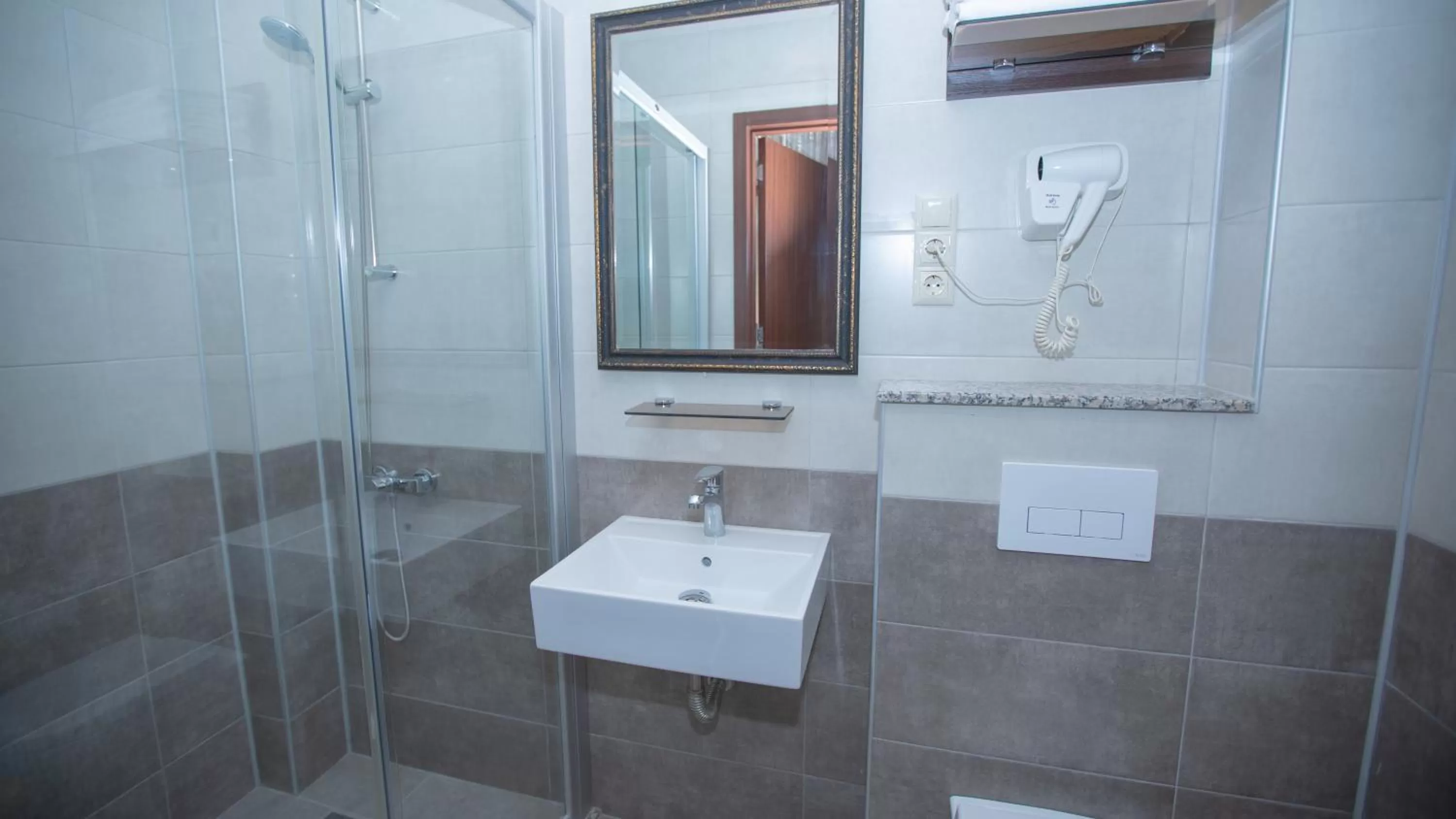 Toilet, Bathroom in Royal Venezia Hotel