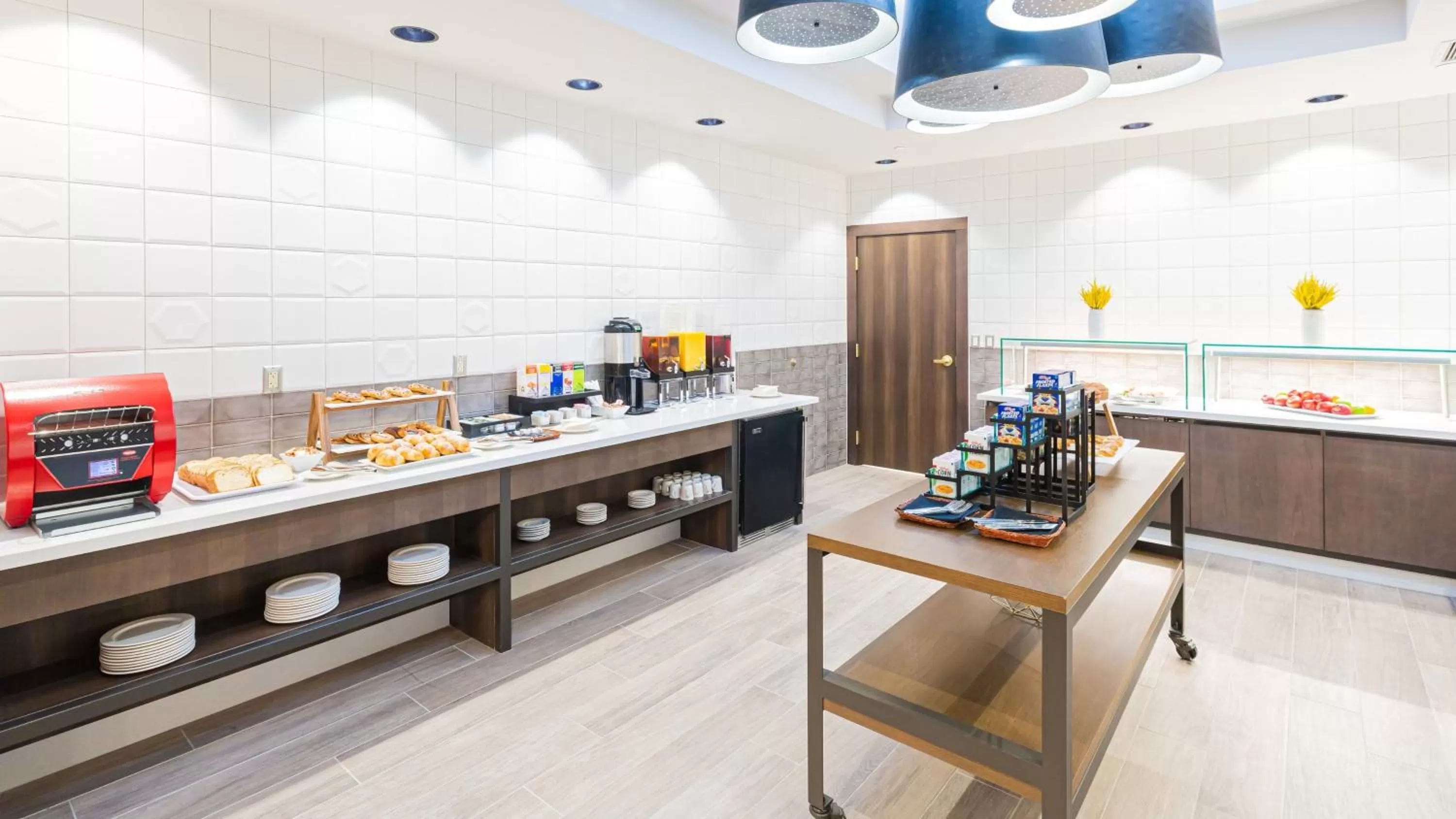 Breakfast in Holiday Inn San Jose-Silicon Valley by IHG