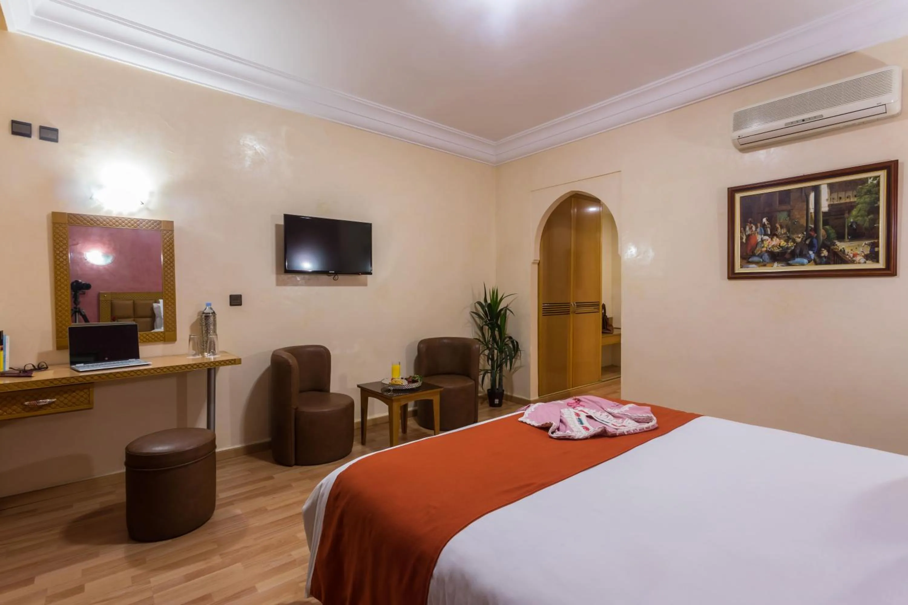 Bed in Hotel Meriem Marrakech