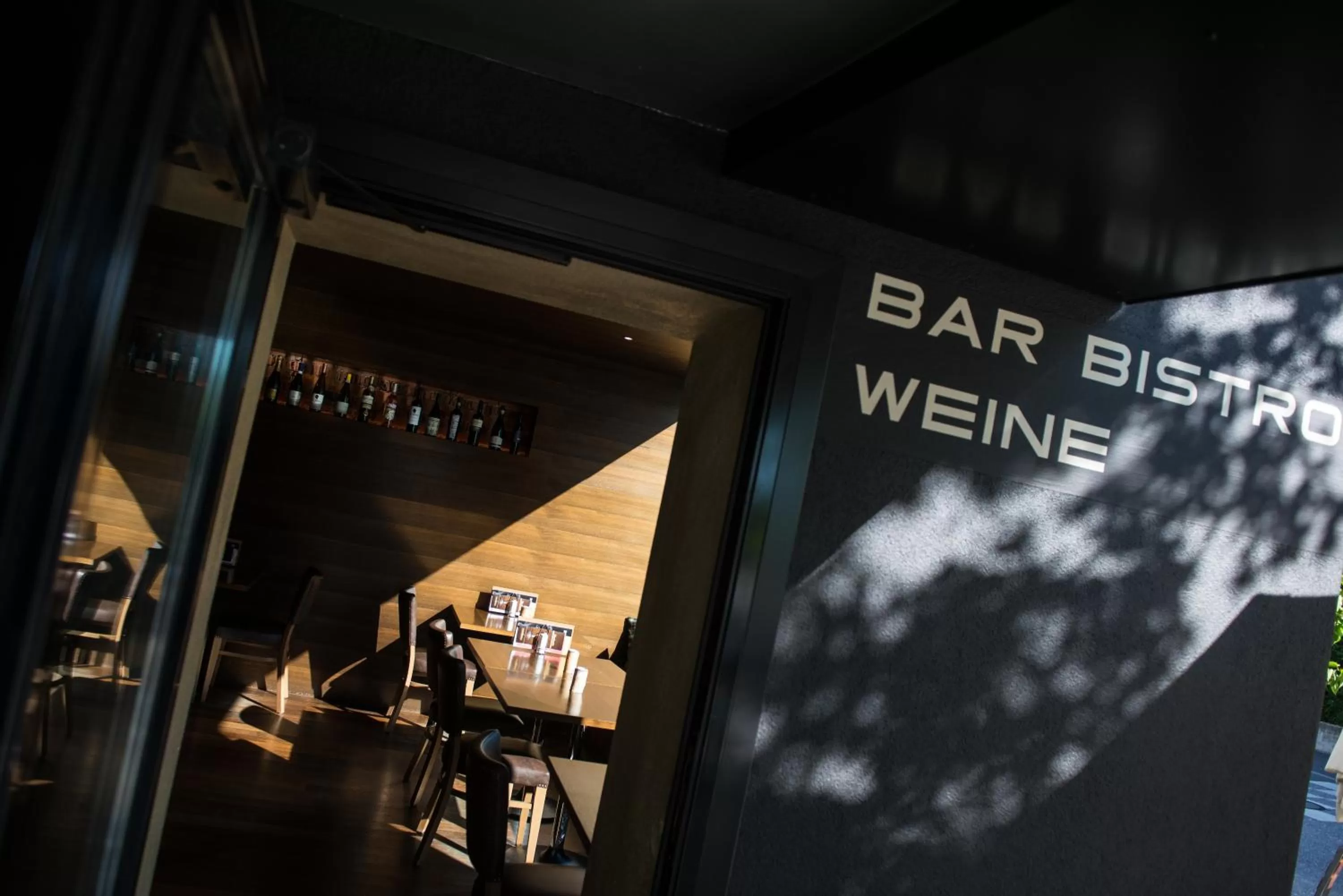 Restaurant/places to eat in Hotel Bauernhof - Self Check-In Hotel