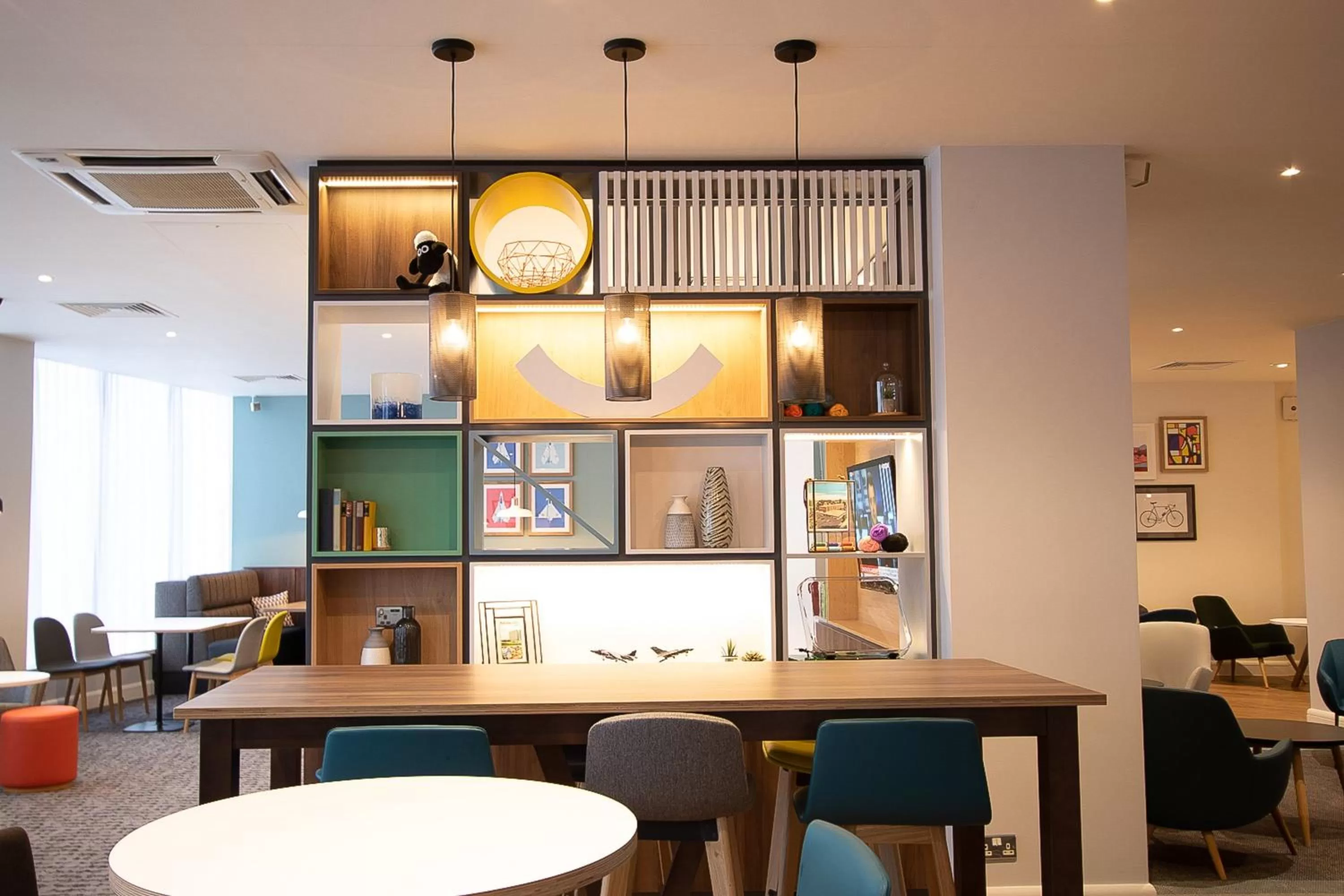 Lounge or bar in Holiday Inn Preston by IHG