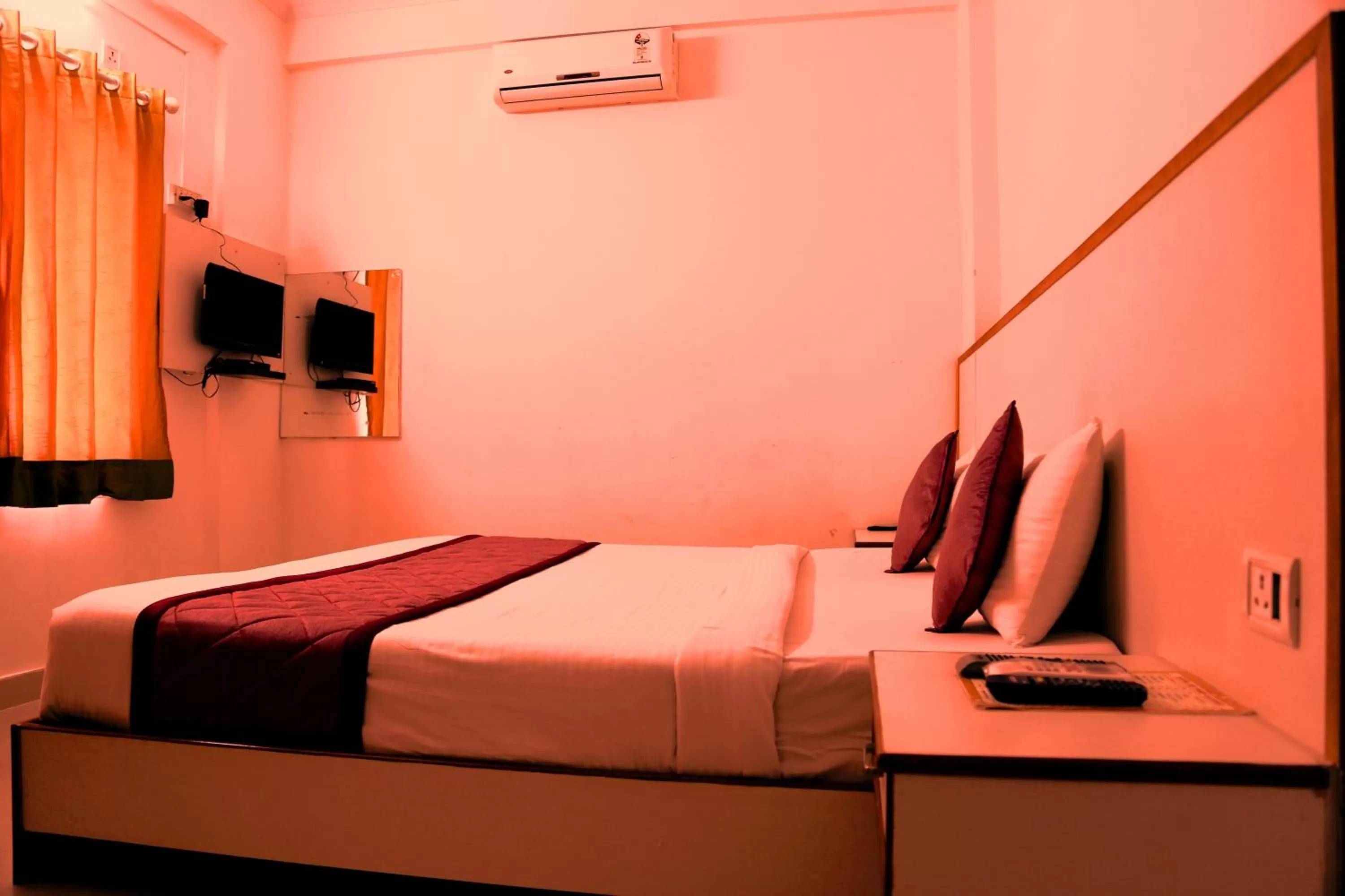 Bed in Airport Gateway Hotel