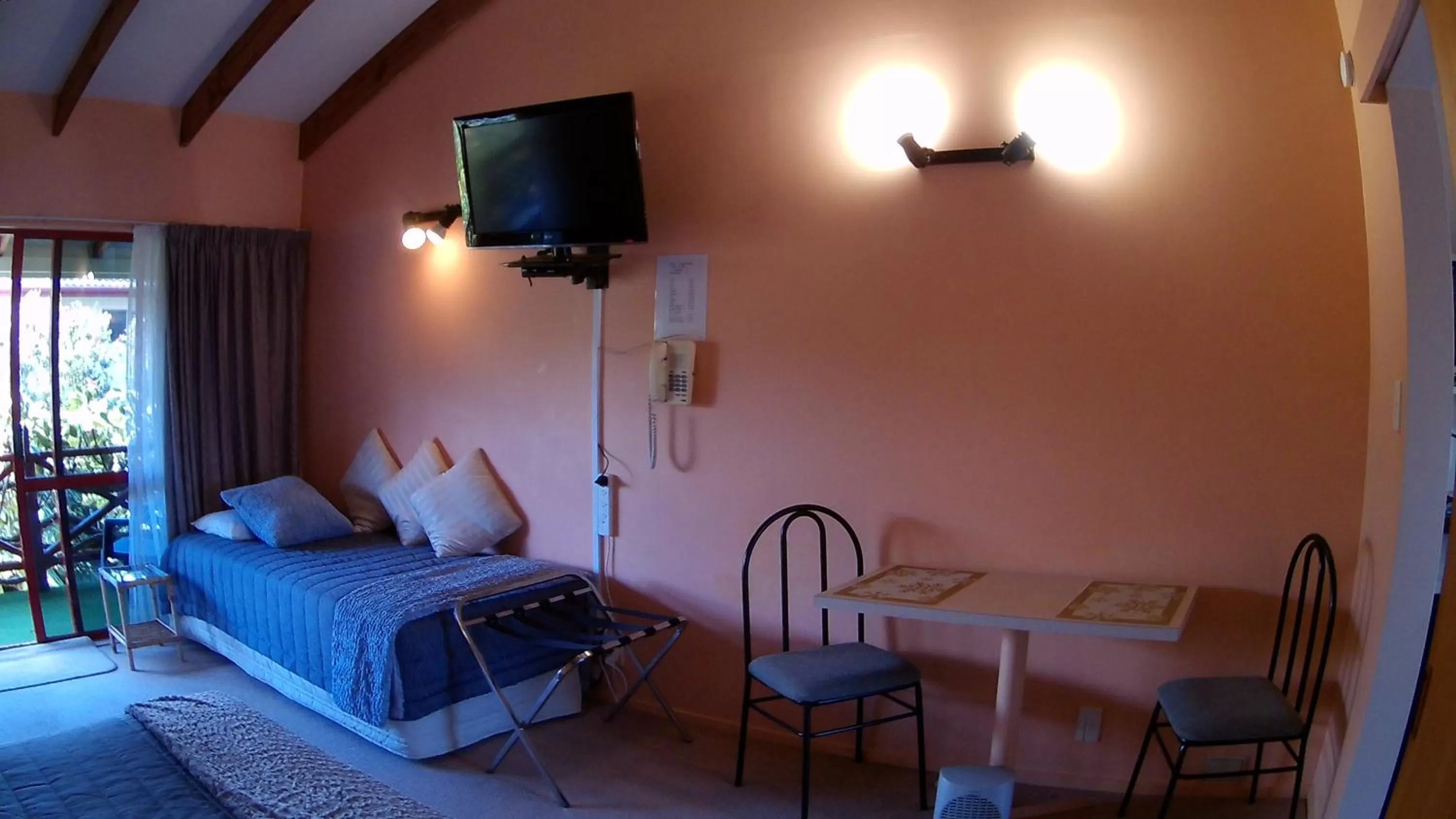 Bed in Alfa Boutique Motel