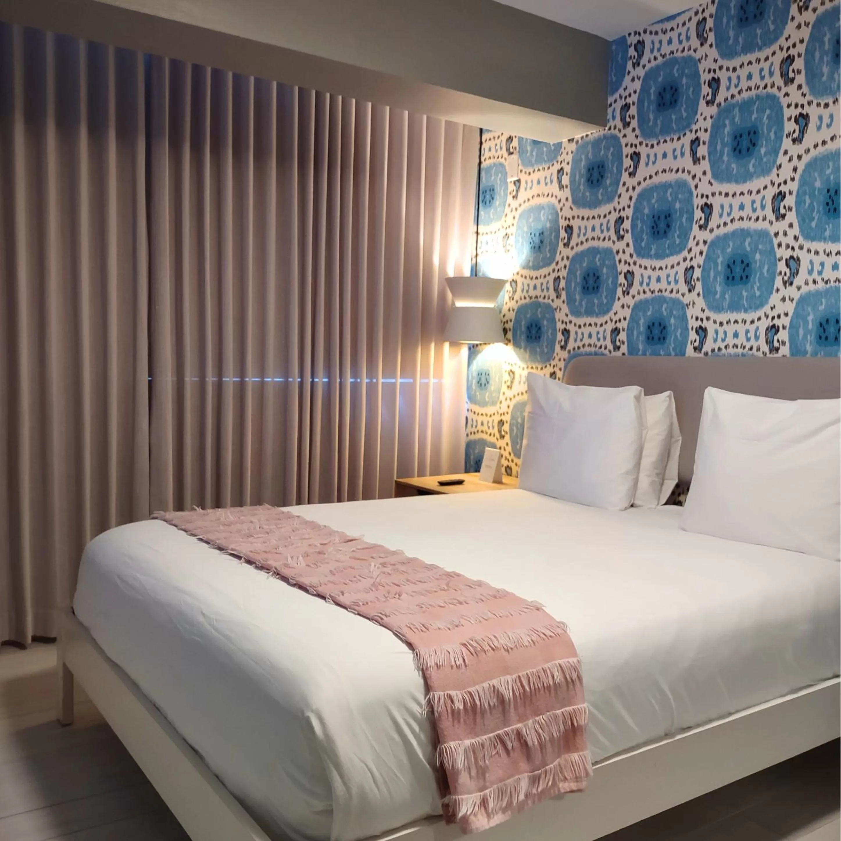 Bed in Trópica Beach Hotel