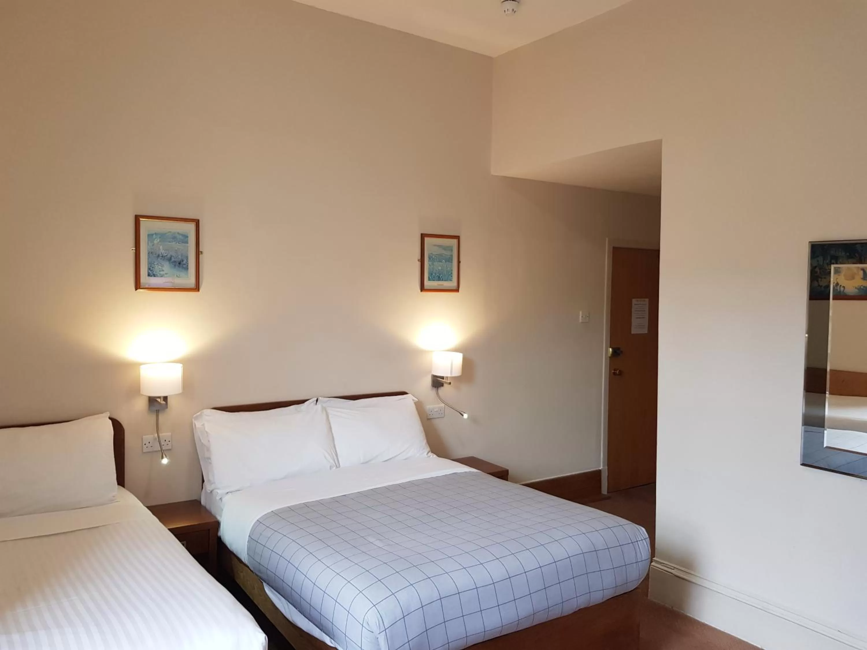 Bed in Aberdeen House