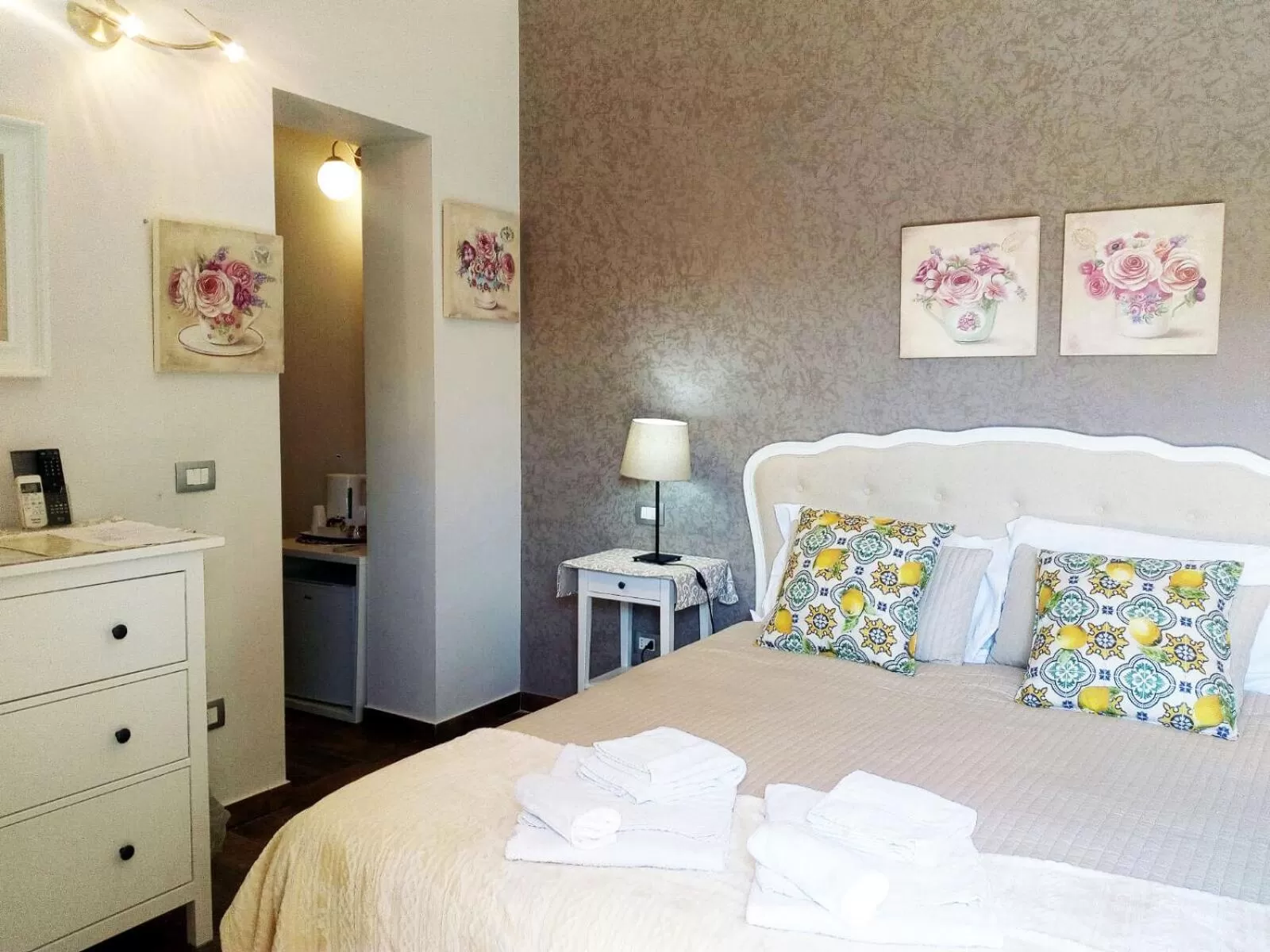 Photo of the whole room, Bed in B&B Villa del Sole Relais