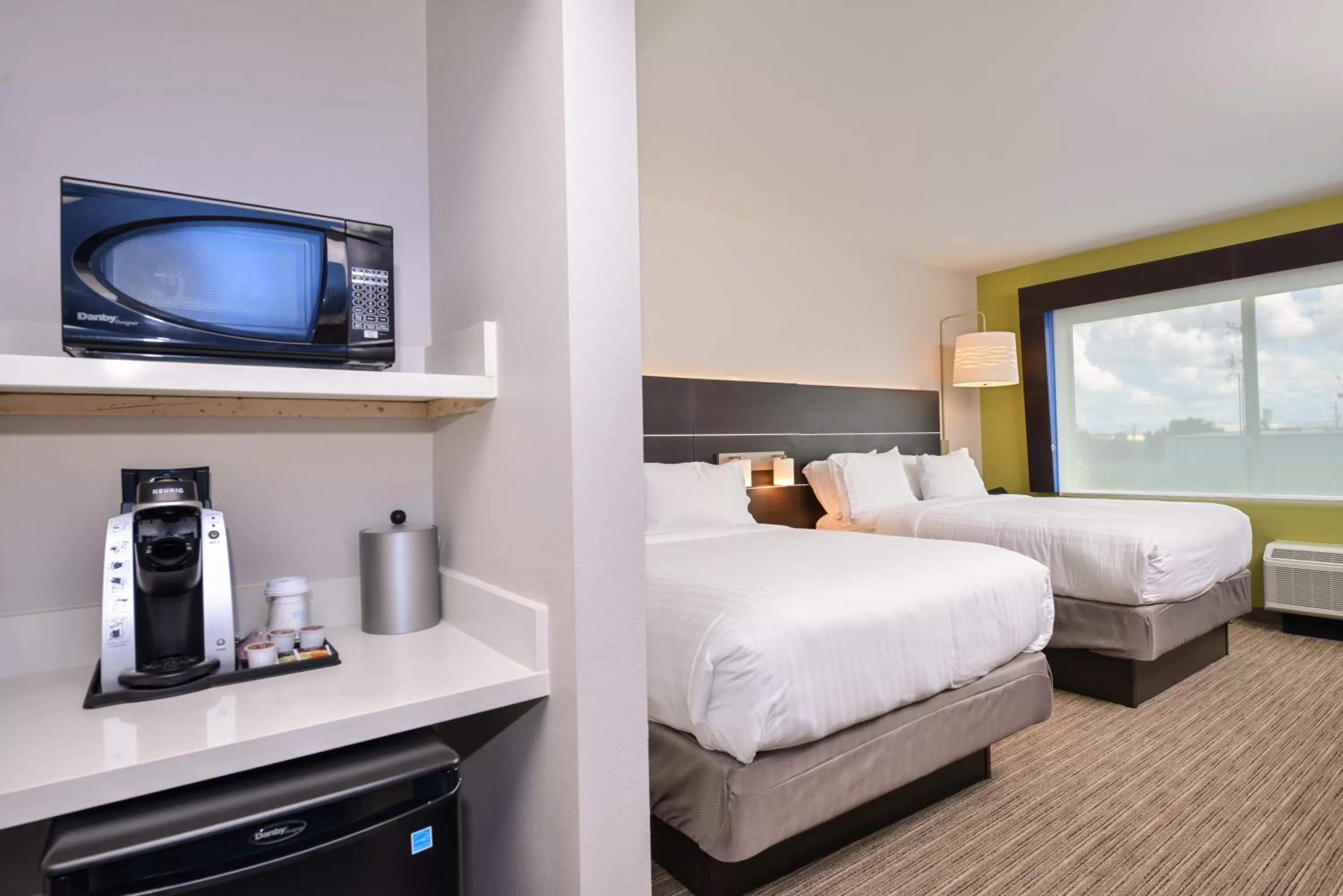 Photo of the whole room, Bed in Holiday Inn Express Donaldsonville by IHG