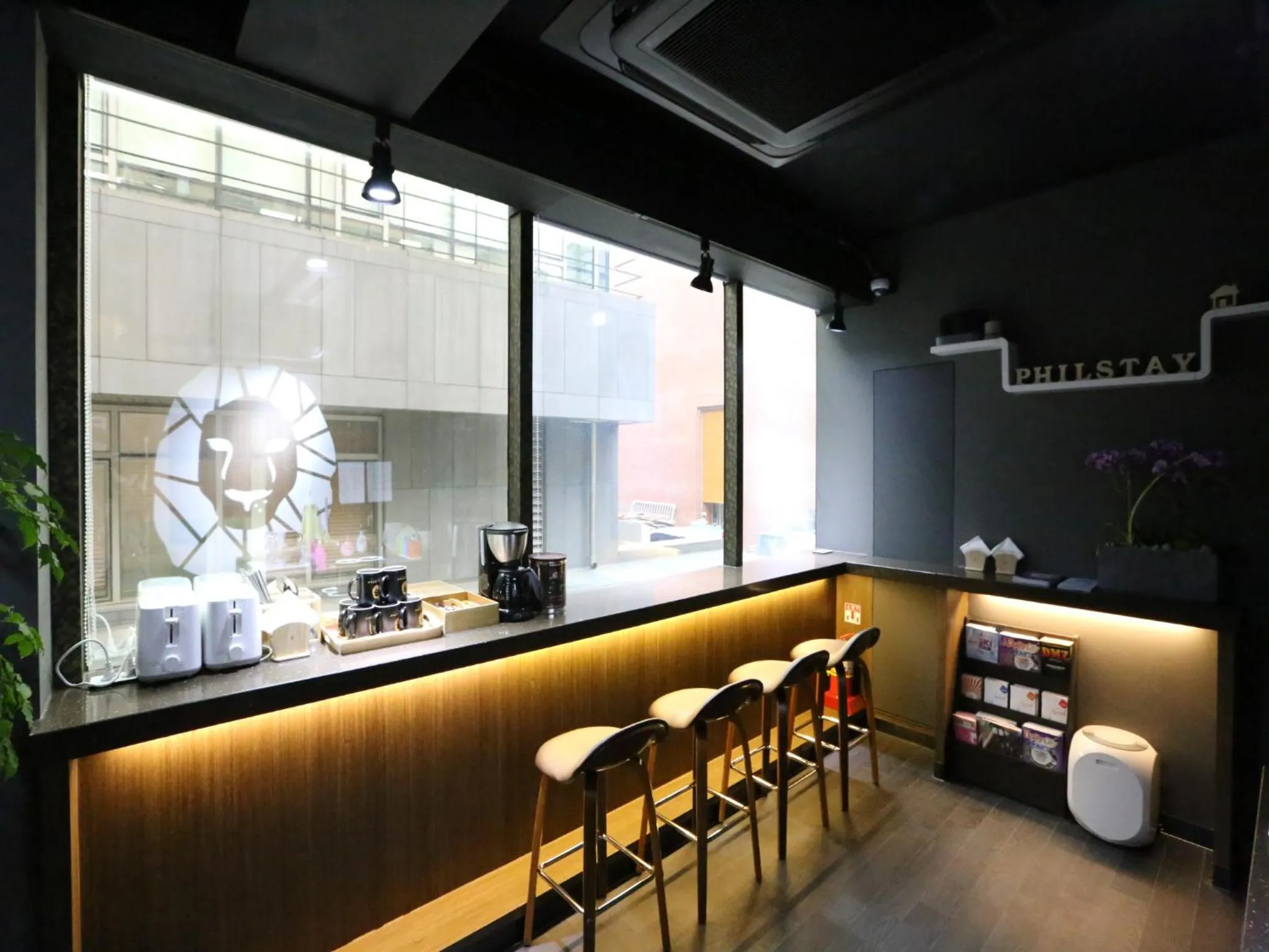 Lounge or bar in Philstay Myeongdong Boutique Female