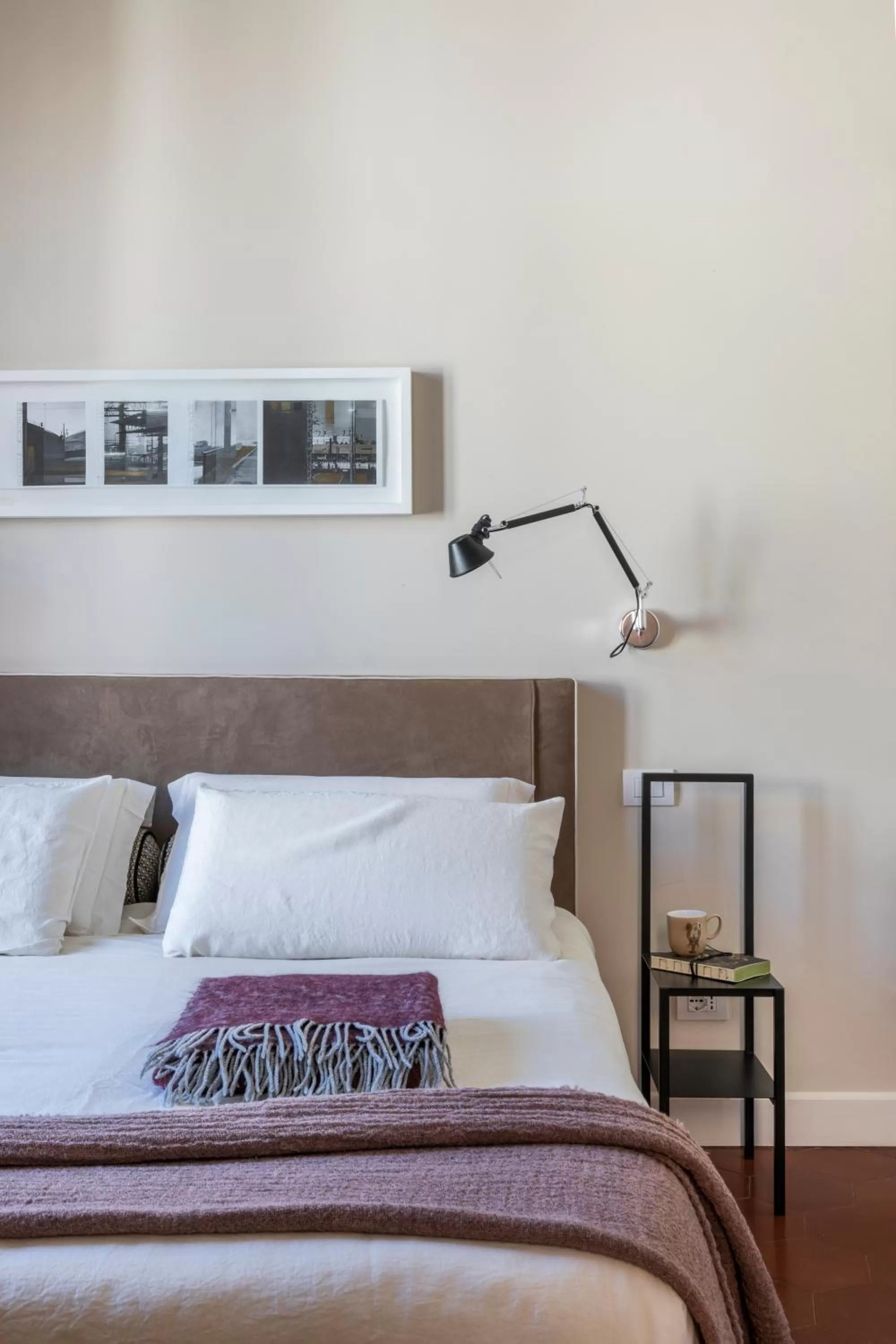 Photo of the whole room, Bed in MyNavona