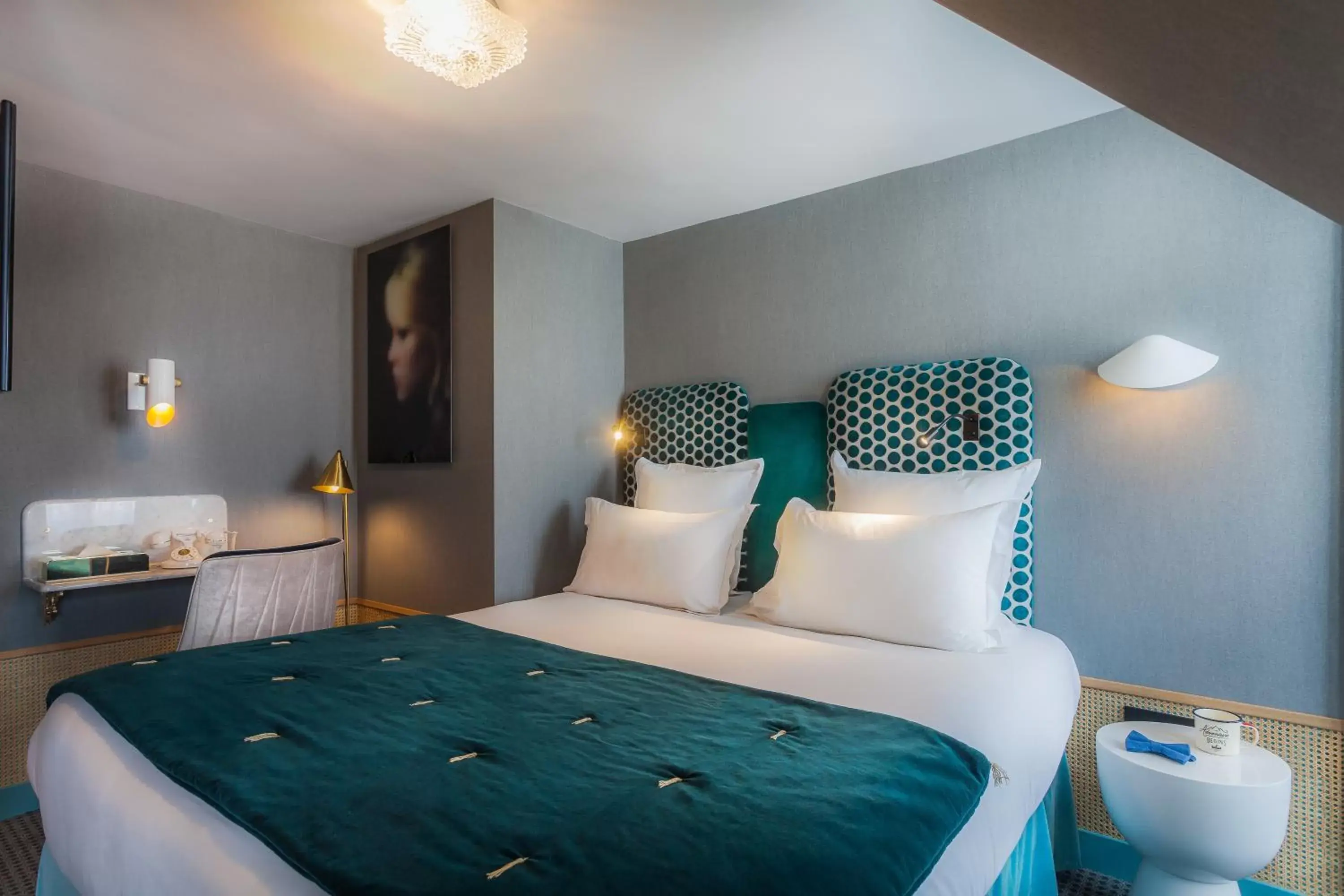 Deluxe Double Room in Handsome Hotel Deluxe Double Room in Handsome Hotel