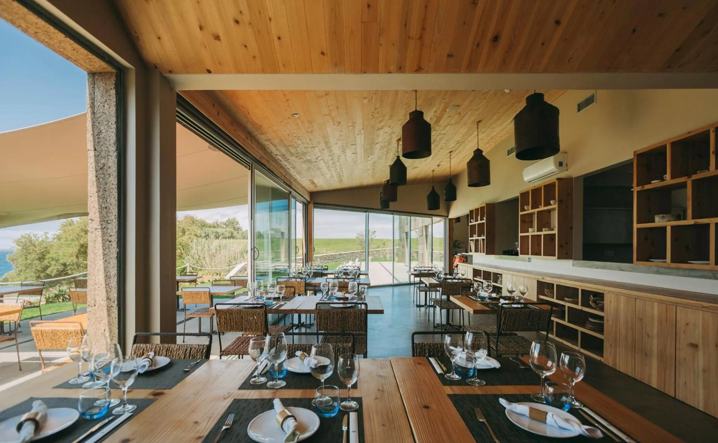 Restaurant/places to eat in Santa Barbara Eco-Beach Resort