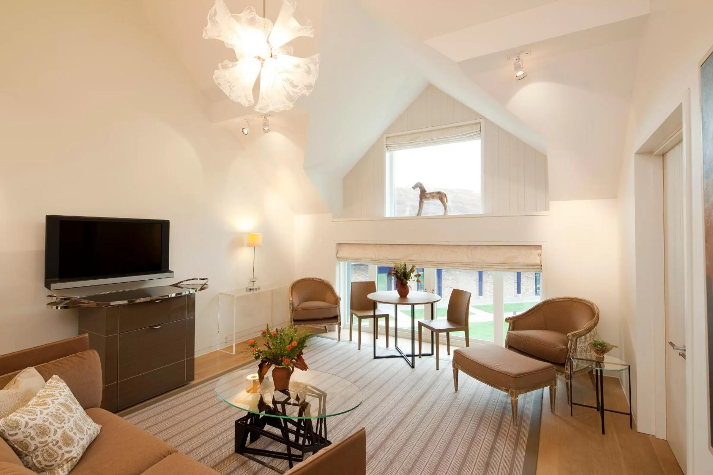 Living room in Coworth Park - Dorchester Collection