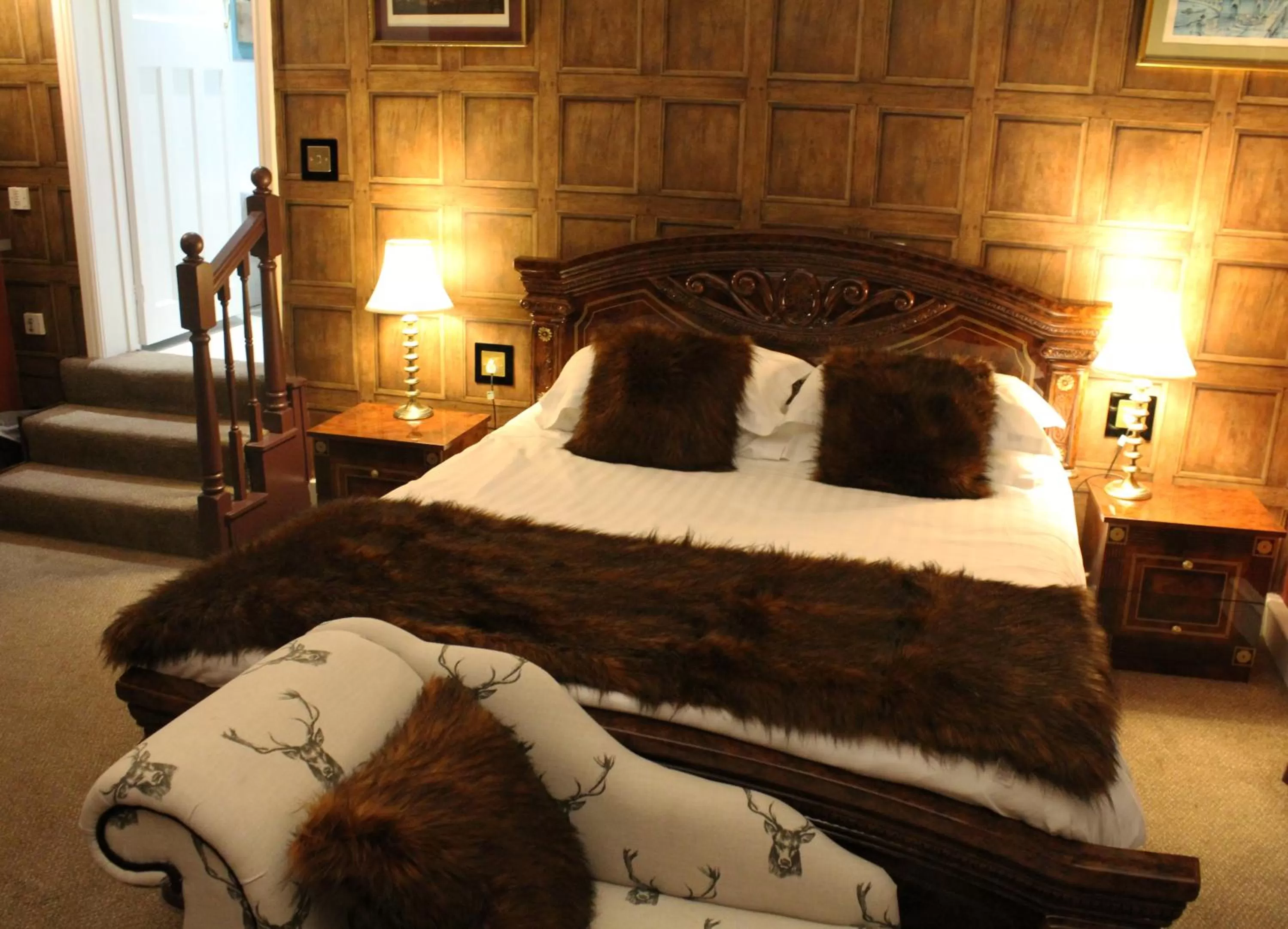 Bed in The Lion Hotel