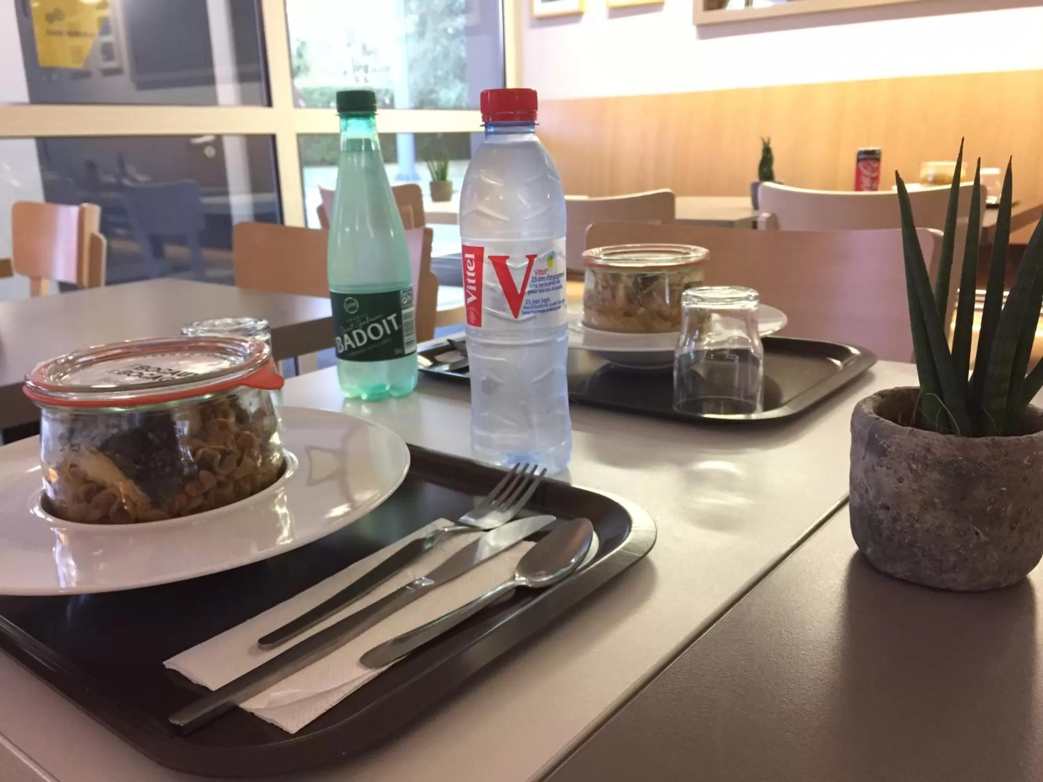 Food and drinks in B&B HOTEL ANNEMASSE Saint-Cergues