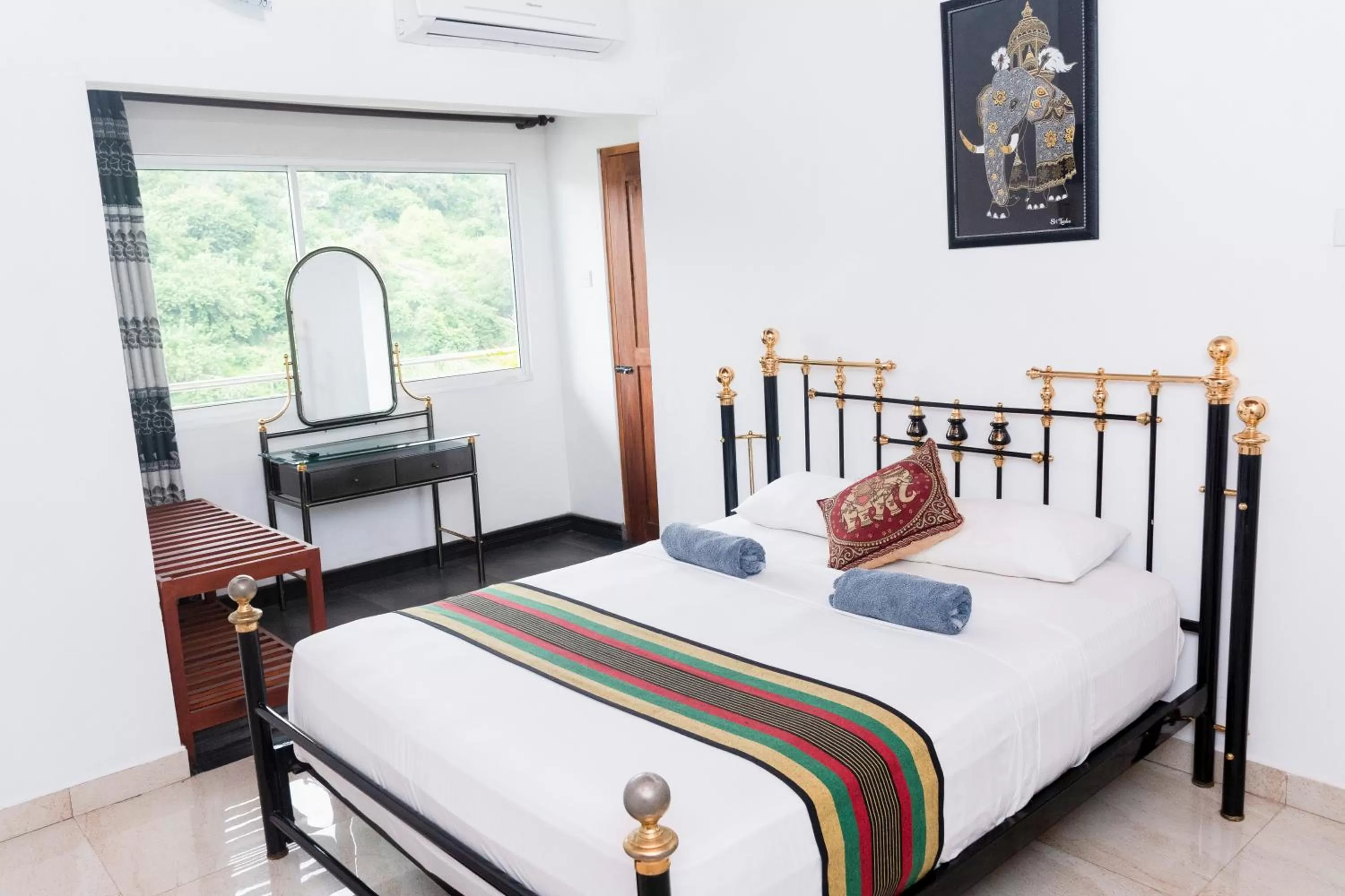 Bed in Kandy Riverside Villa
