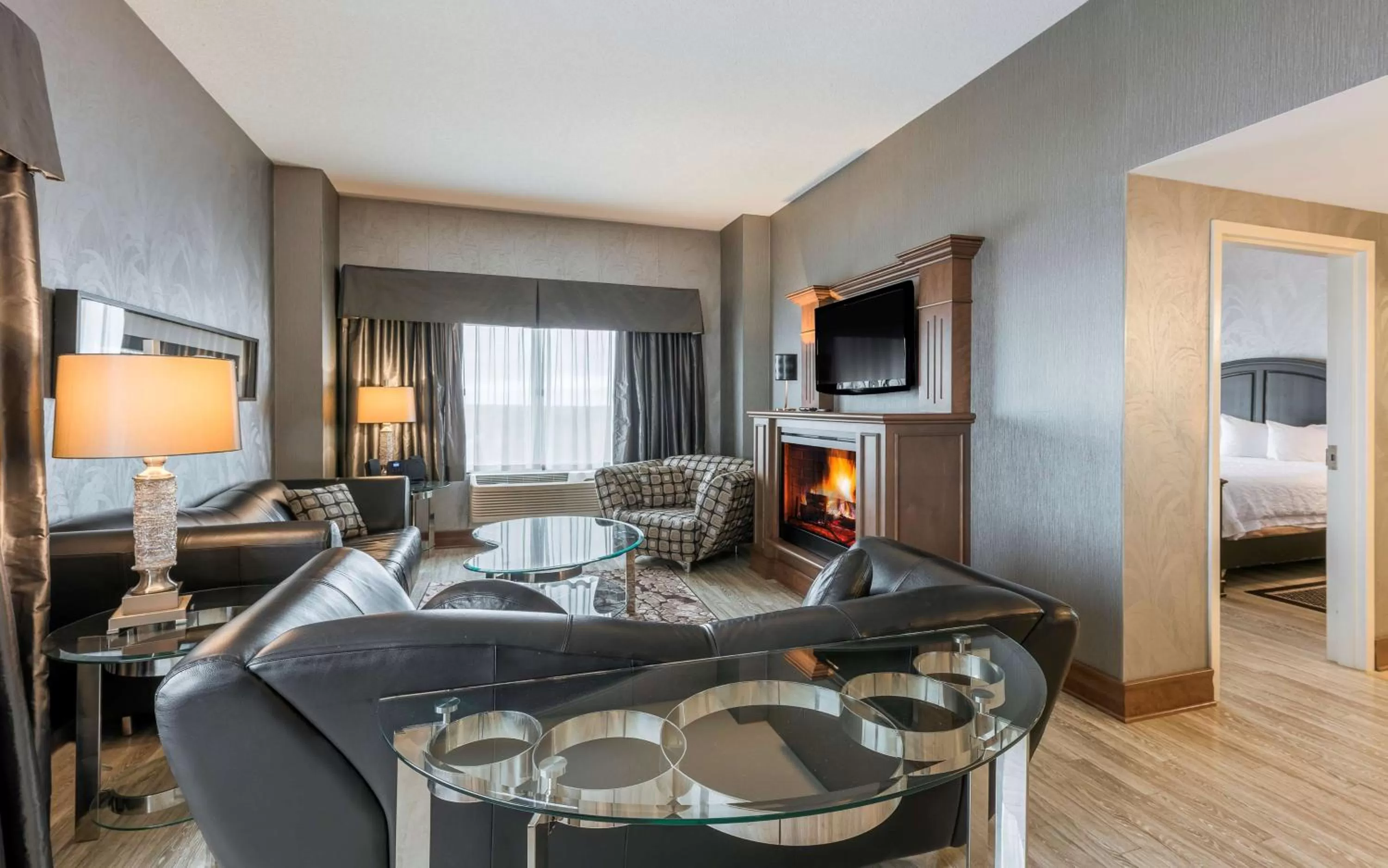 Bedroom, Bed in Hampton Inn Sydney