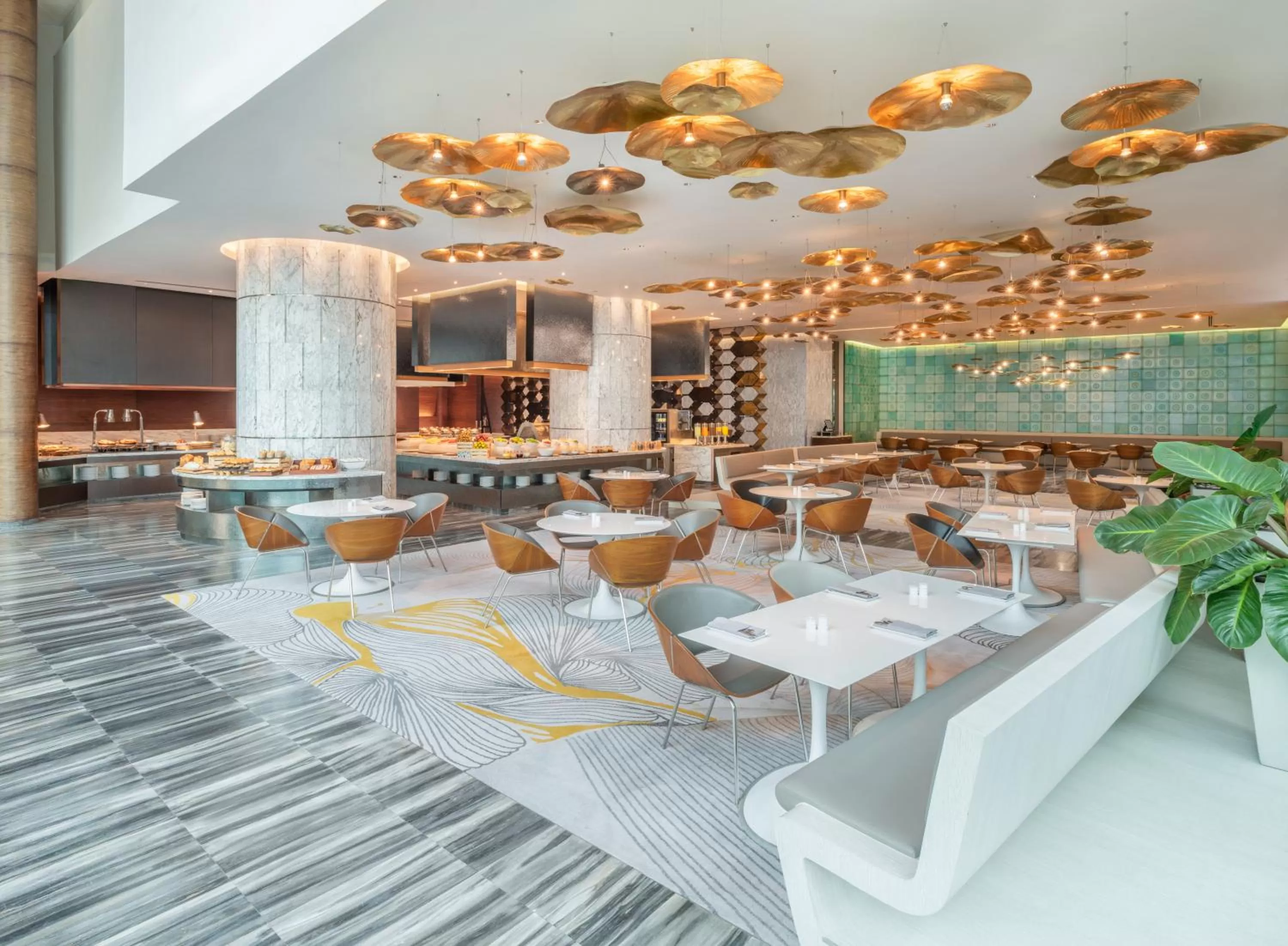 Restaurant/places to eat in Le Meridien Bangkok